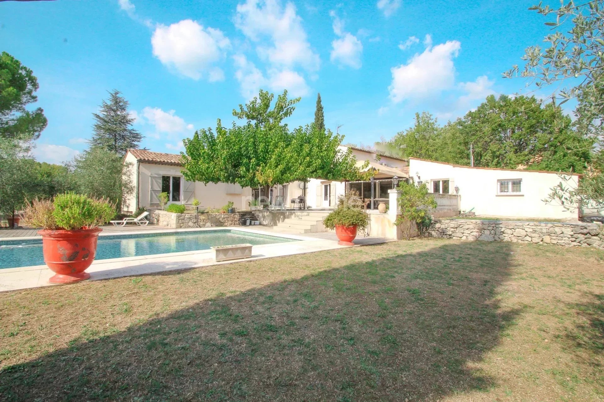 Maison au calme sur jolie terrain plat dans la campagne acces facile