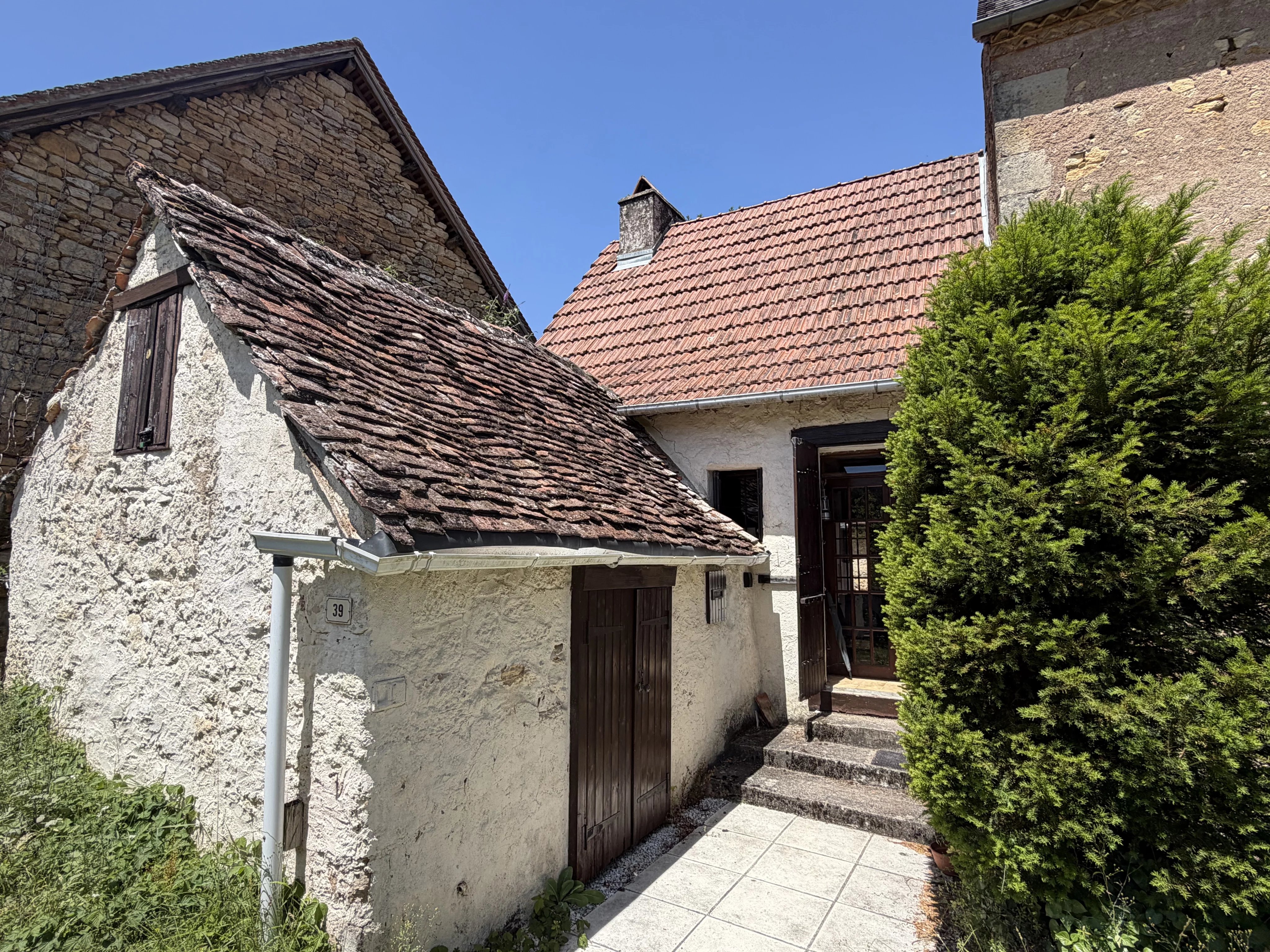 Near Hautefort, Dordogne - Character Property to Renovate