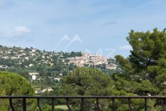 Rare villa to renovate with breathtaking views of the village — photo 2 of 4