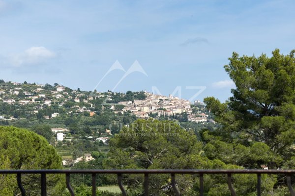 Rare villa to renovate with breathtaking views of the village — photo 2