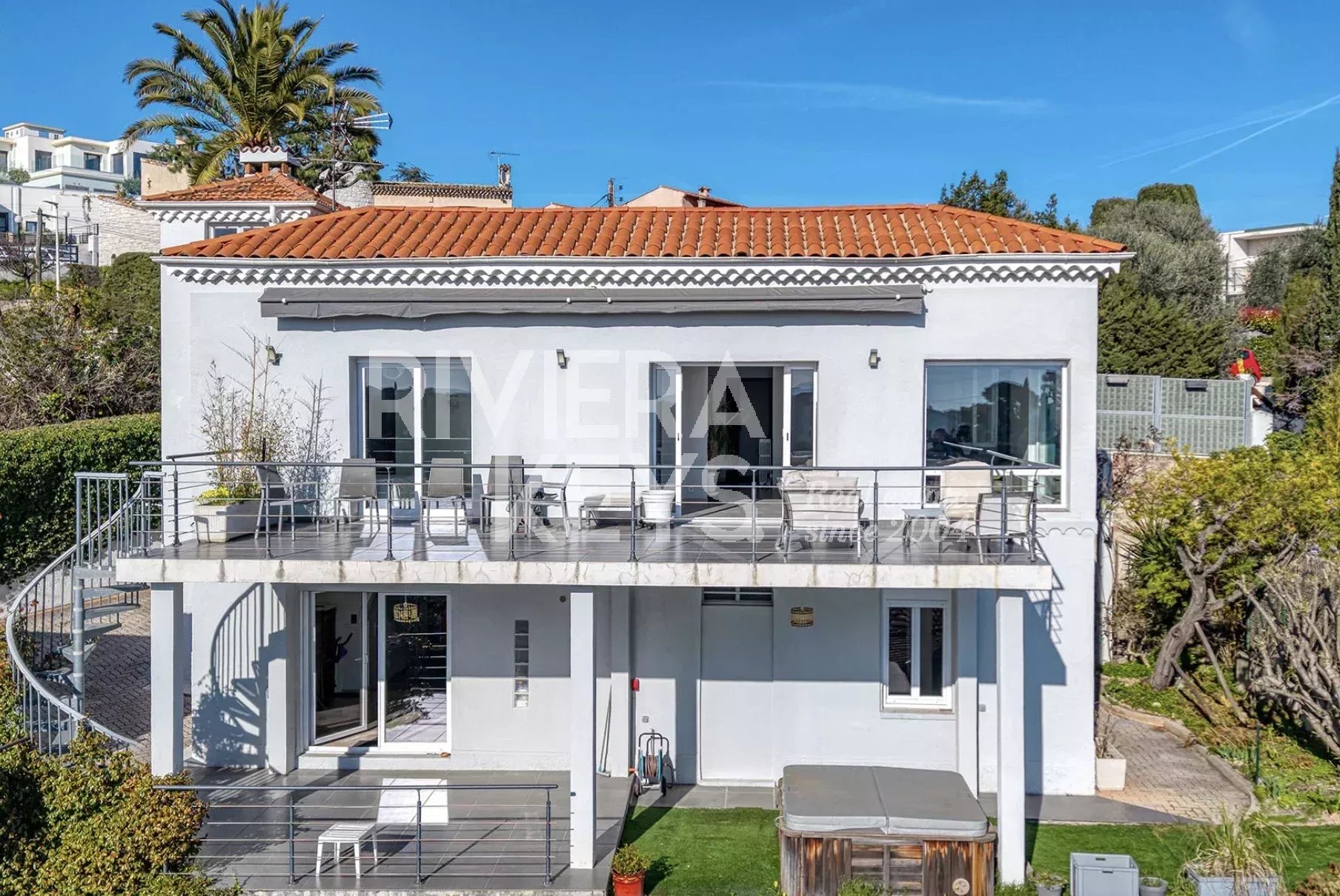 NIZZA, Saint-Pierre-de-Féric: Villa mit 2 Wohnungen und separatem Studio, inklusive schönem Meeresblick