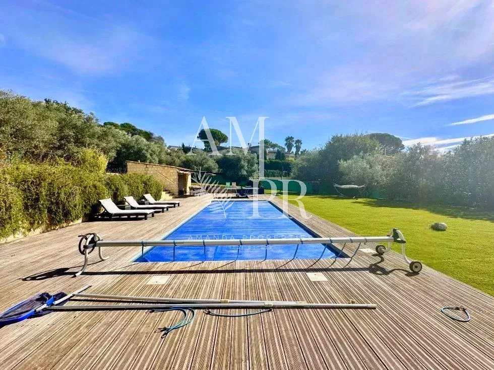 Villa for sale in Mougins — Mougins - Magnificent Villa with Possible Extension