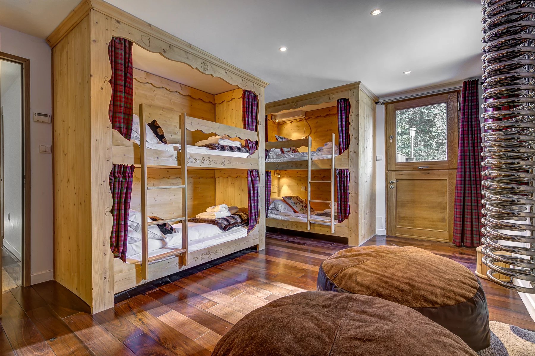 Photo of LES GETS - 5 bedroom chalet in Les Gets