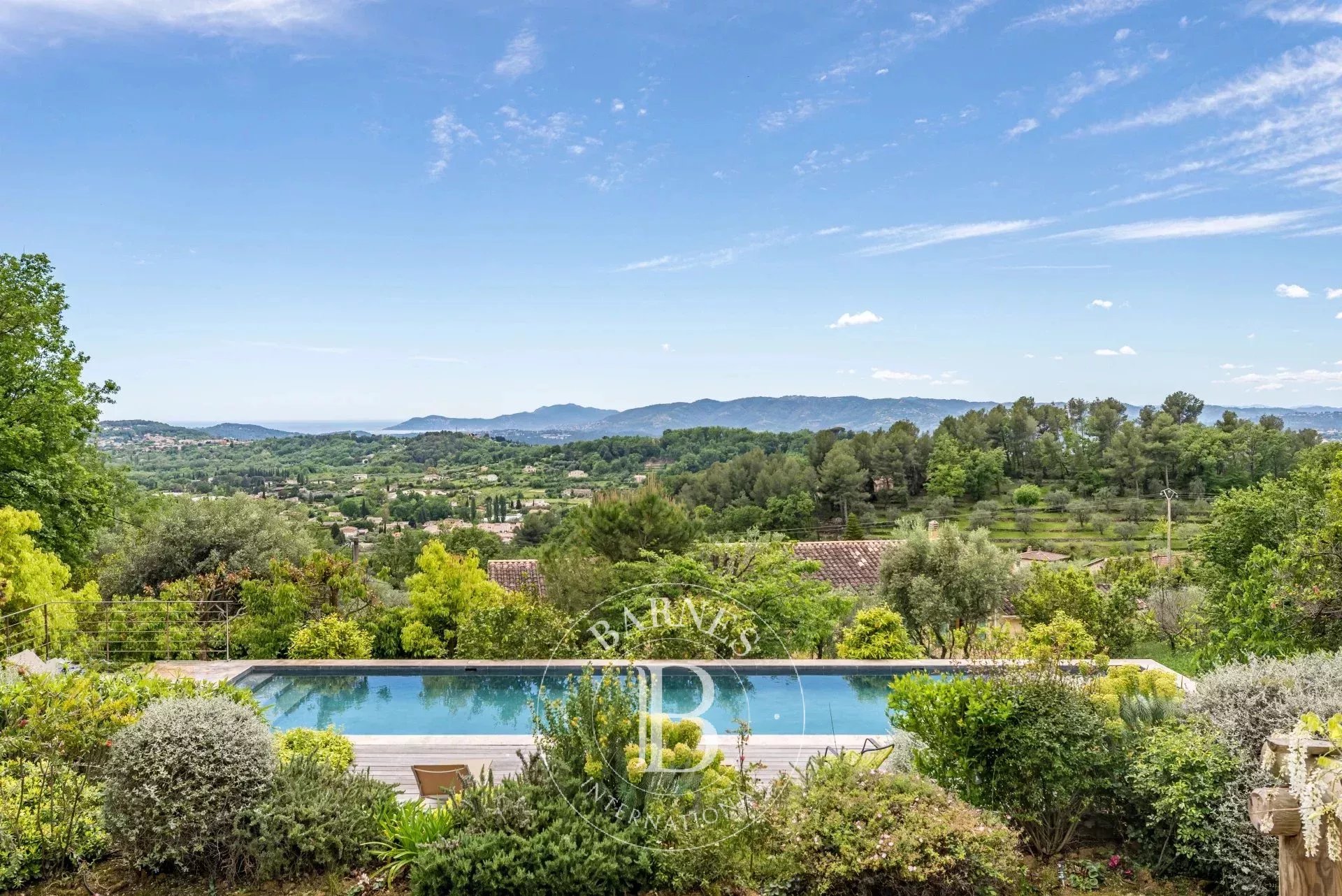 Chateauneuf-Grasse, contemporary Mas with sea view, 5 bedrooms - picture 23