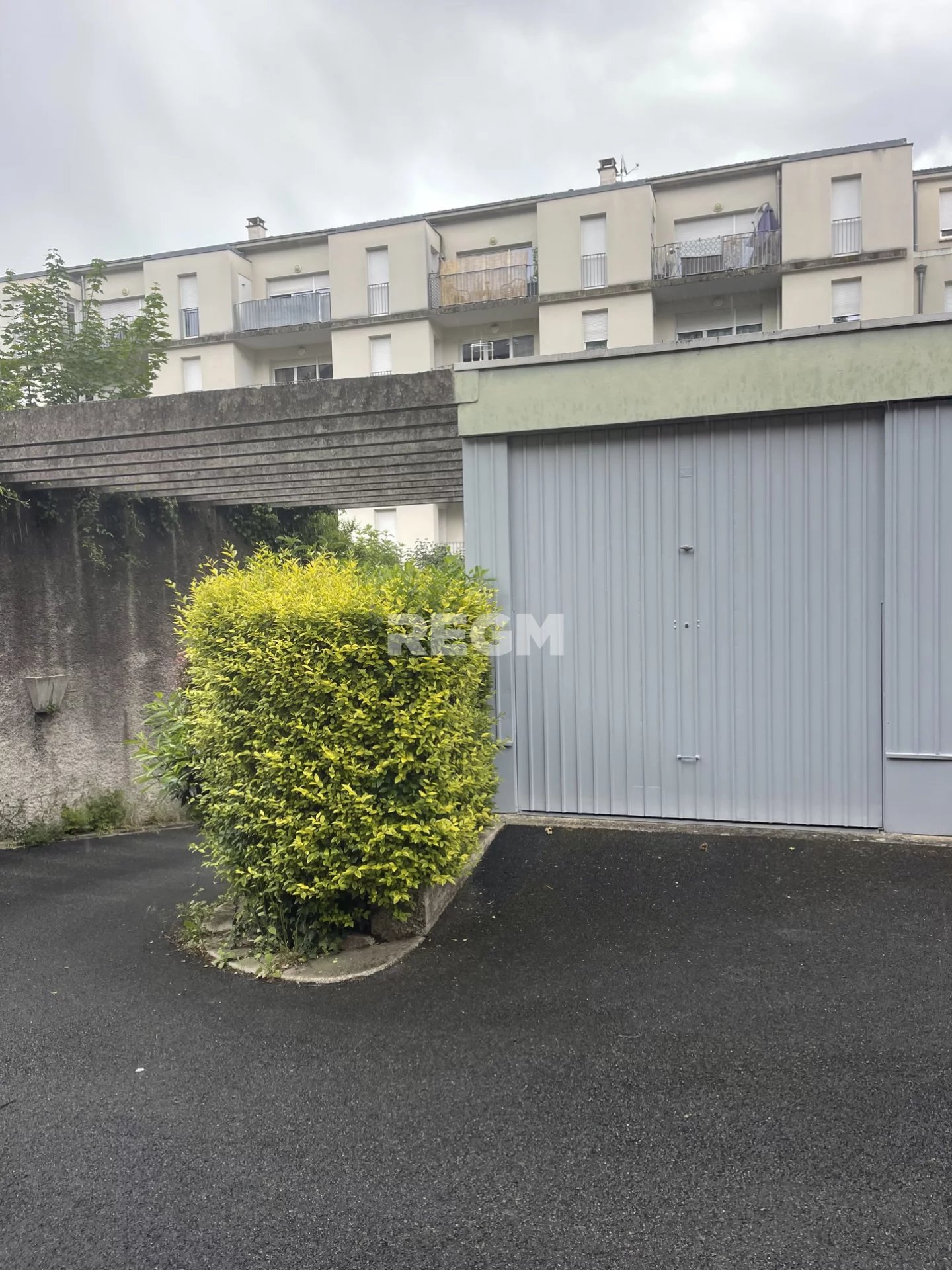 GARAGE DE 14 M2 ENVIRON QUARTIER BERGSON A SAINT-ETIENNE
