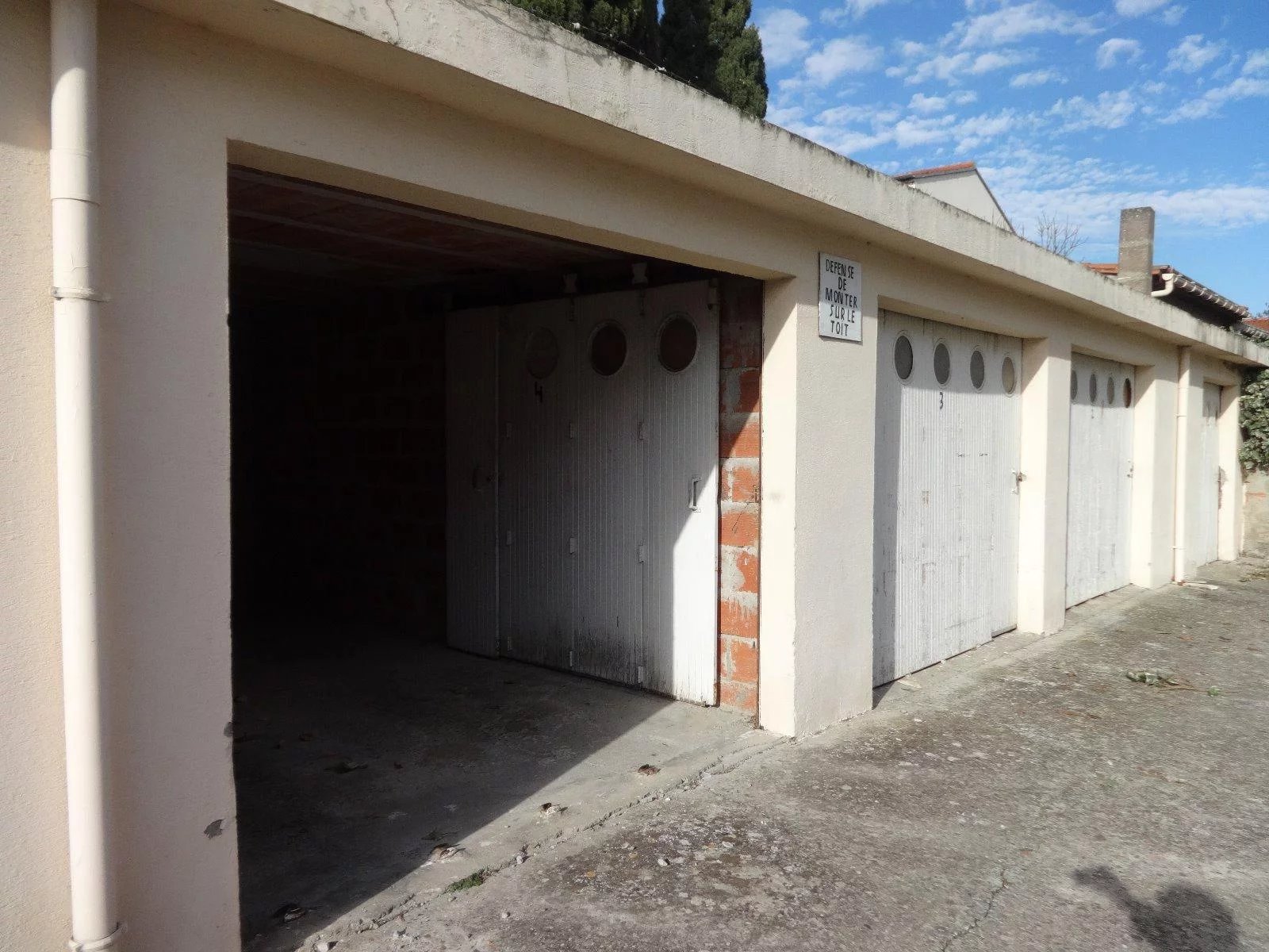 GARAGE RUE DU CHATEAU DEAU CASTELNAUDARY