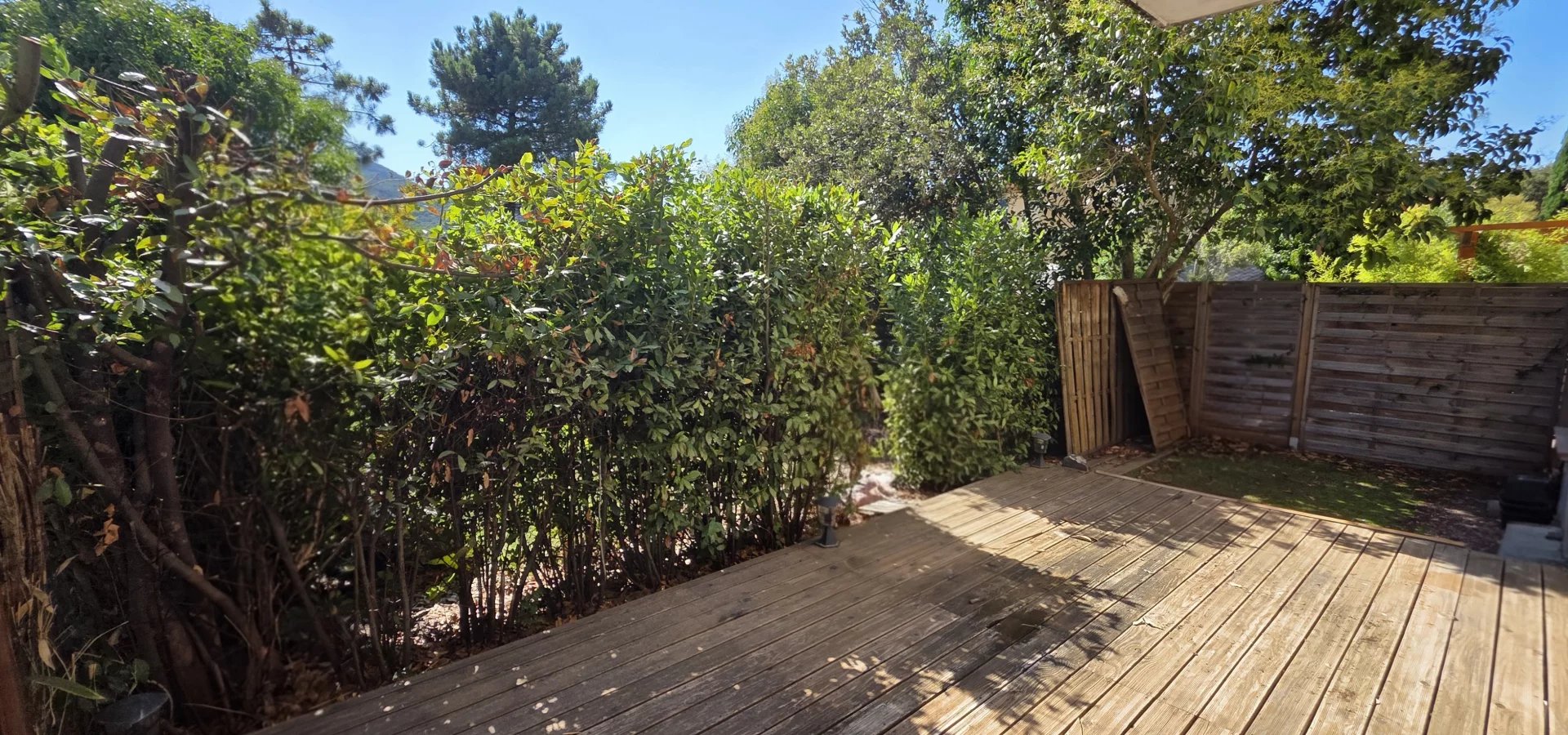 Bel Appartement T2 avec Terrasse et Jardin – La Môle