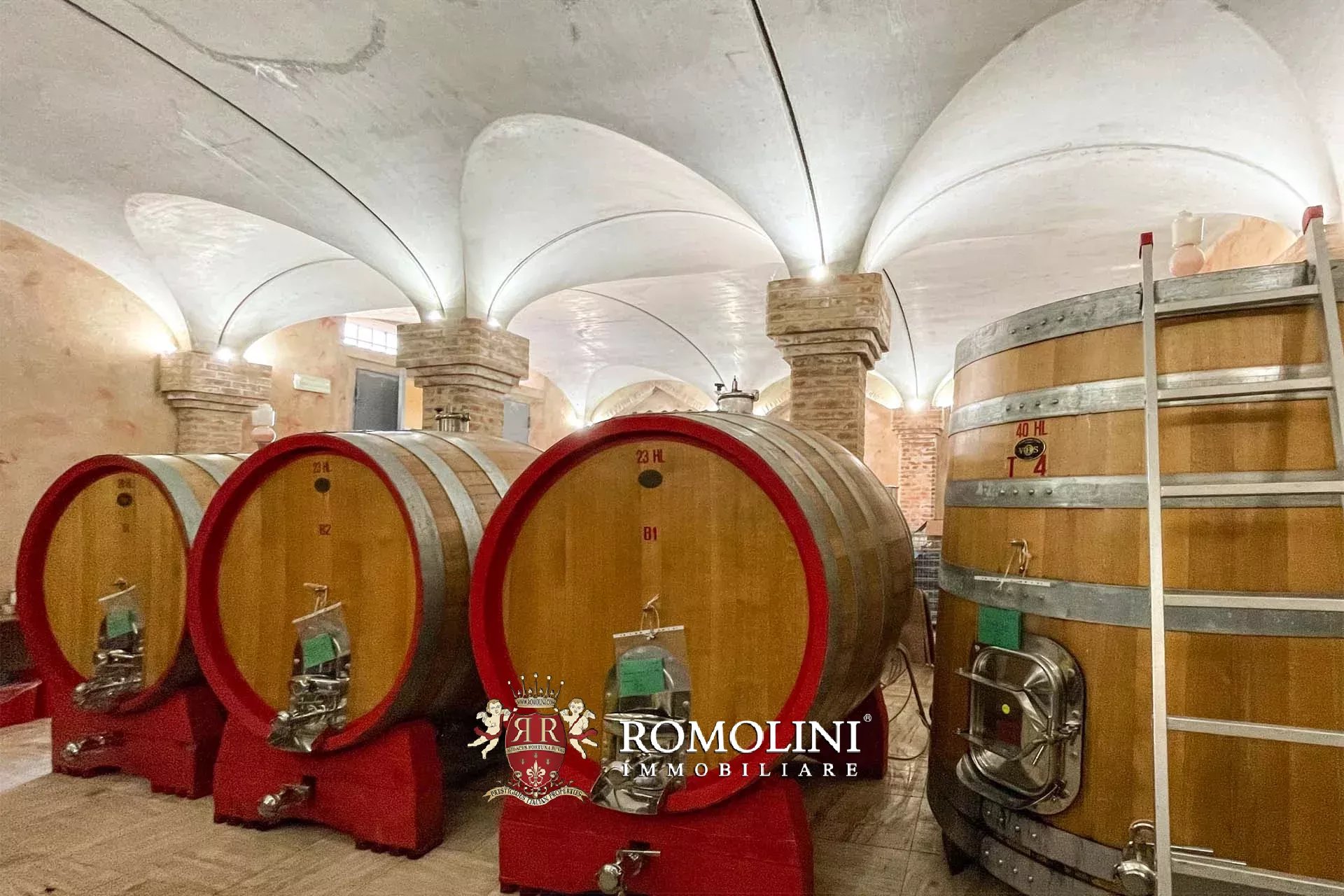 6 Bedroom Vineyard's Image 17