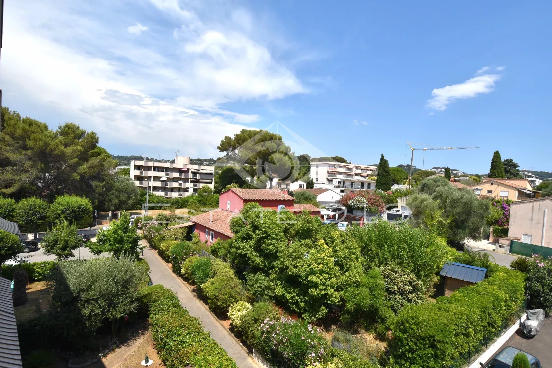 EXCLUSIVITE - LE CANNET - STUDIO 30,85 m² EN DERNIER ETAGE