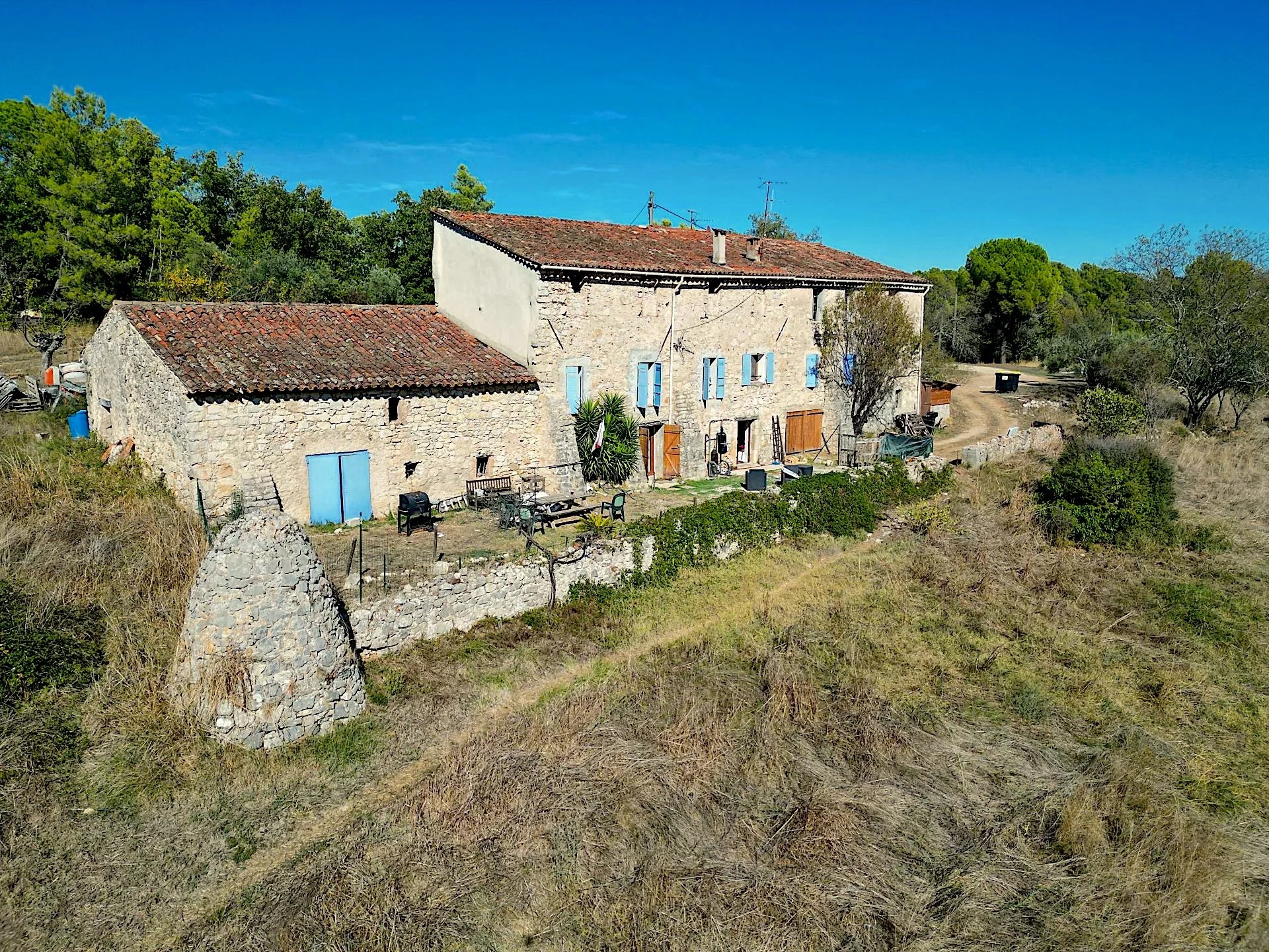 Old stone farmhouse with 3 apartments - Saint-Paul en forêt Old stone farmhouse with 3 apartments - Saint-Paul en forêt