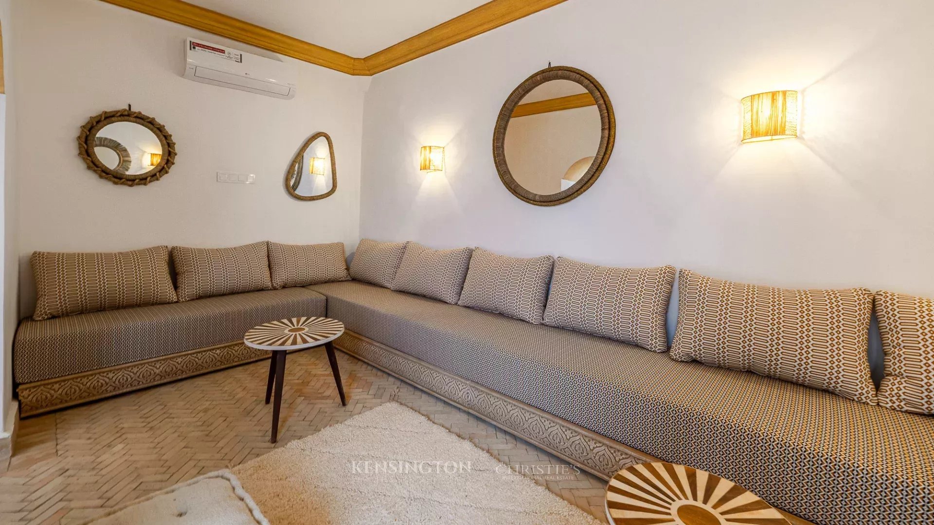5 Bedroom Villa/Townhouse's Image 3
