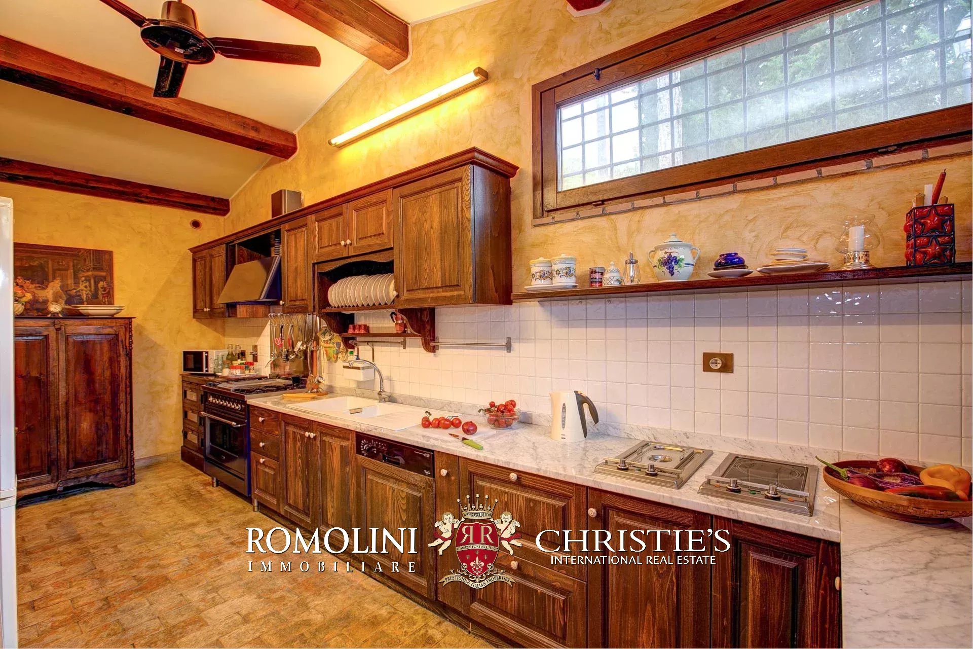 5 Bedroom Villa/Townhouse's Image 27