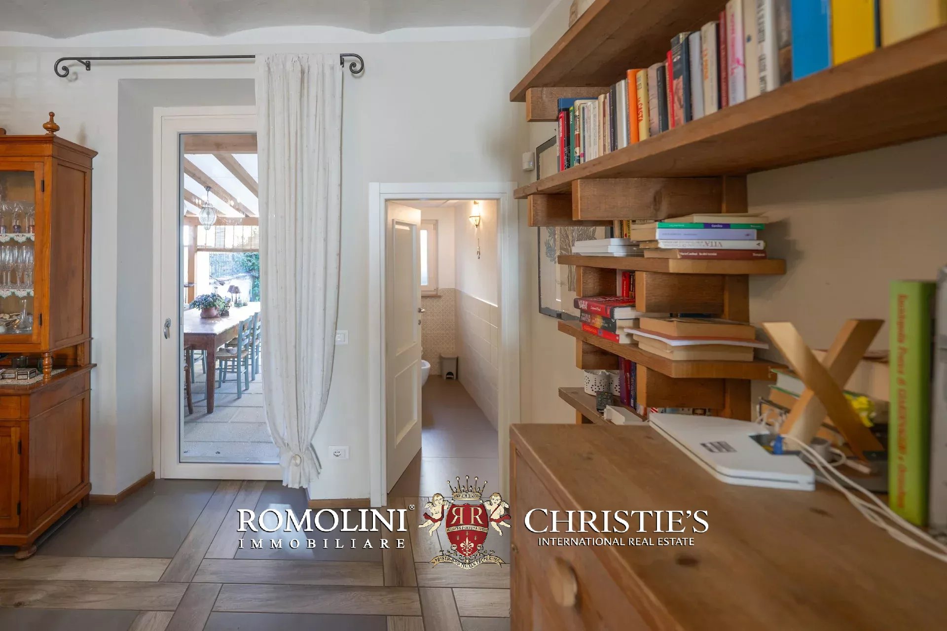 5 Bedroom Villa/Townhouse's Image 11