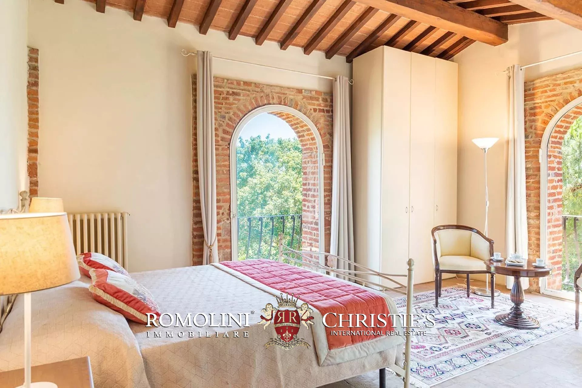 6 Bedroom Villa/Townhouse's Image 35
