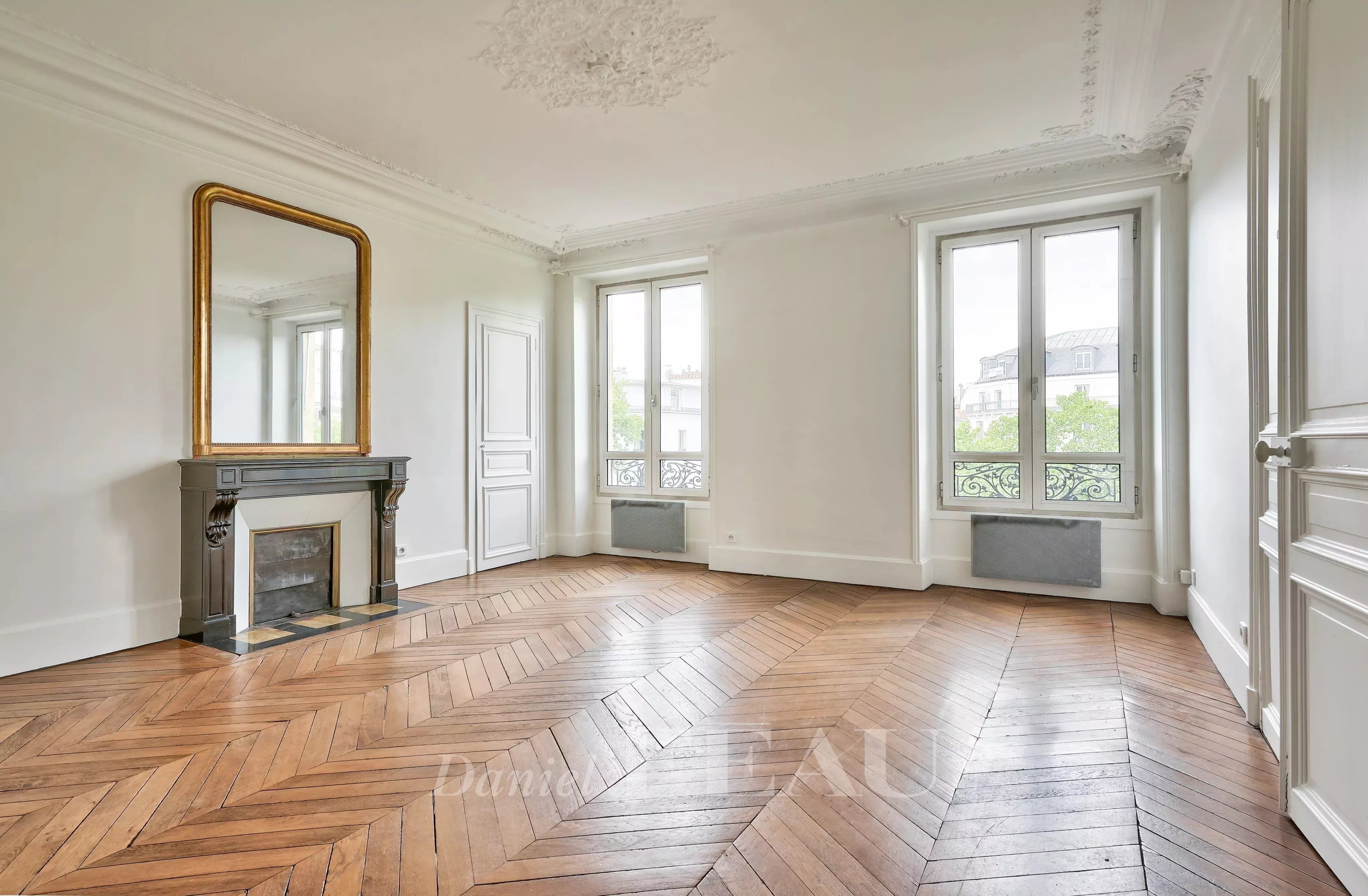 Sale Apartment Paris 17th
