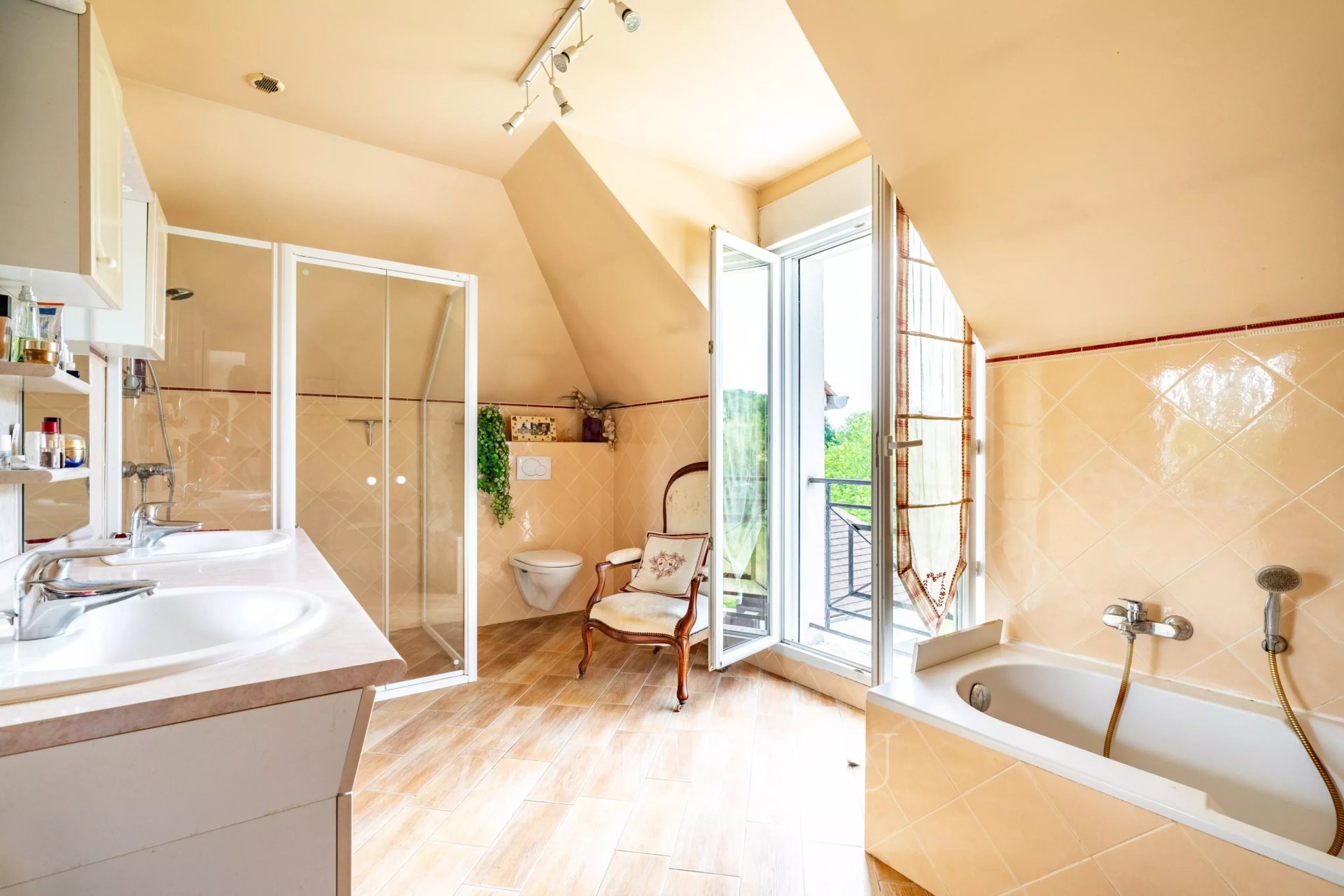 5 Bedroom Villa/Townhouse's Image 12