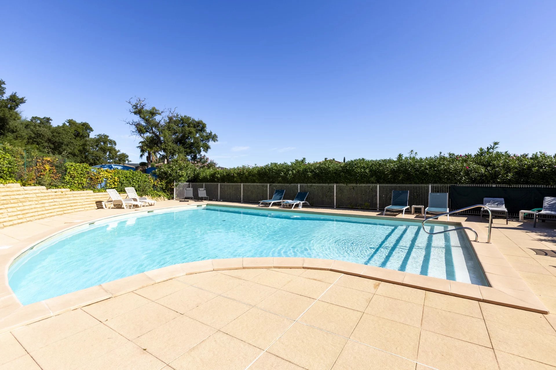 Recent villa in a secure domain - Sainte Maxime