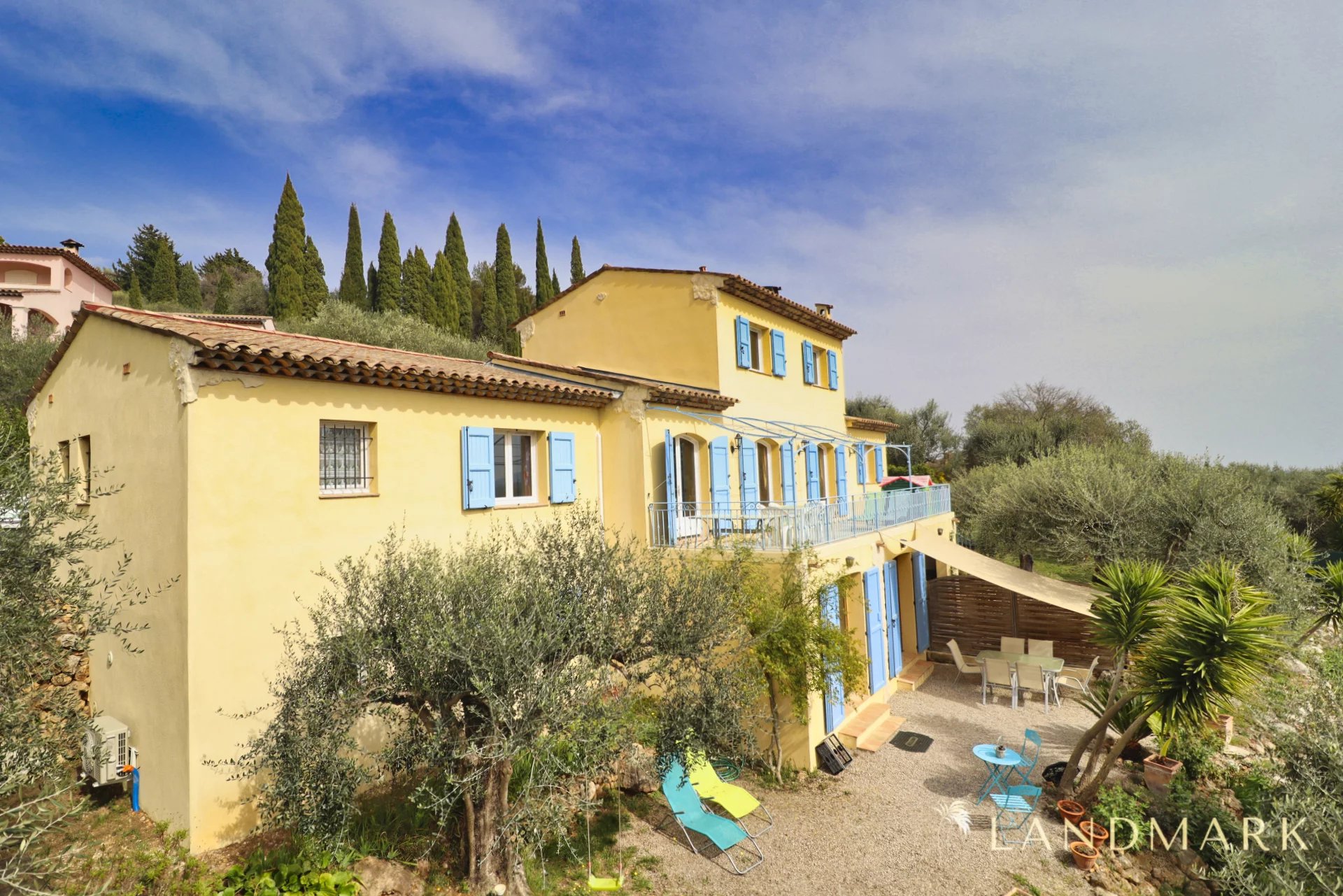 Cabris, schönes Haus in ruhiger Lage mit Panoramablick