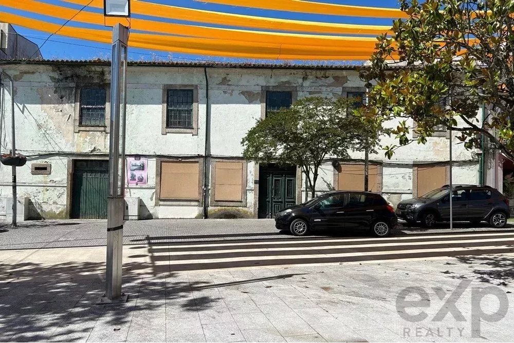 Moradia T12 no Centro de Valongo/Porto