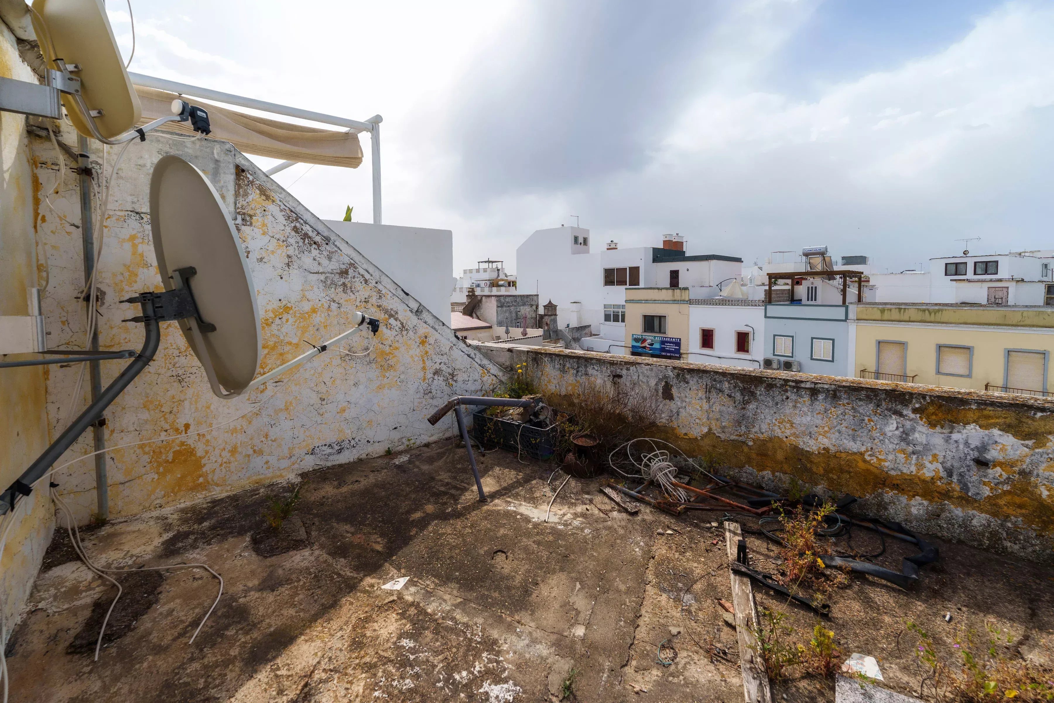 House in the centre of Olhão with approved plans. 87005464 image 31