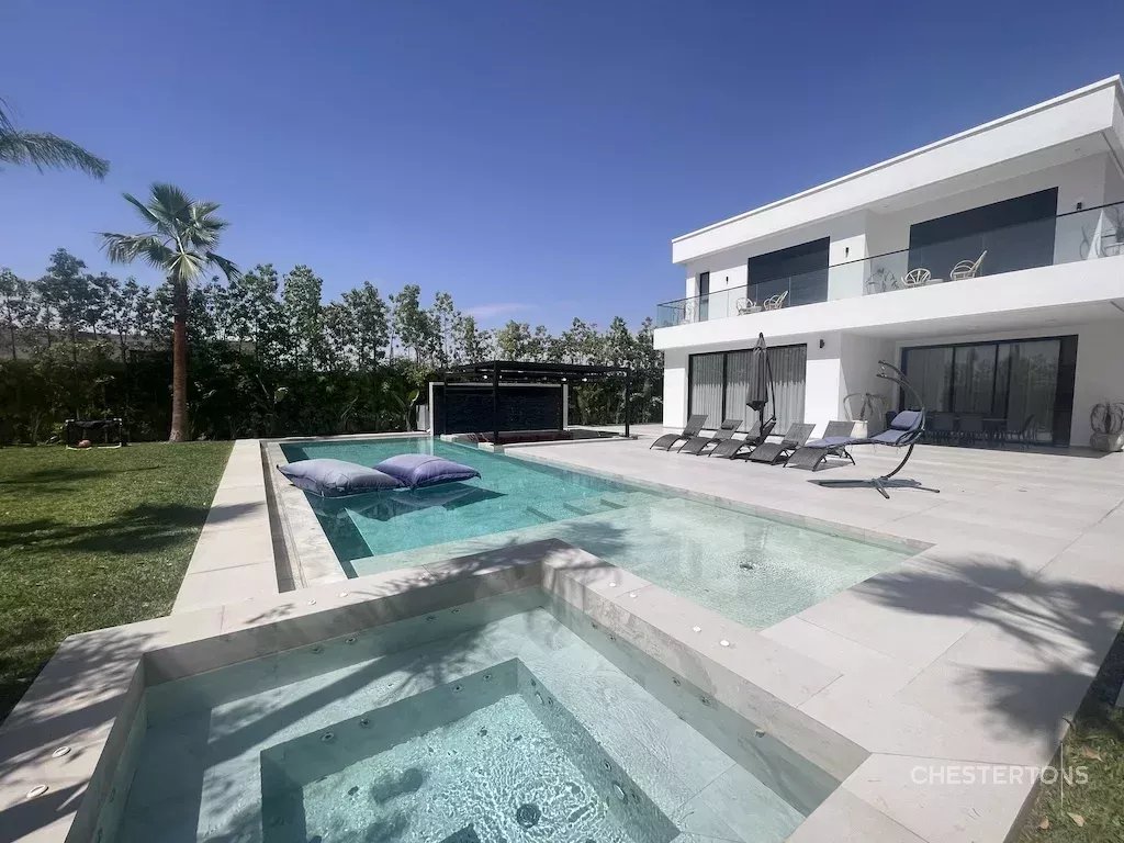 Image of Villa - 5 Bedrooms for Sale in Marrakech-Ménara-Marrakech-Morocco, Image 1