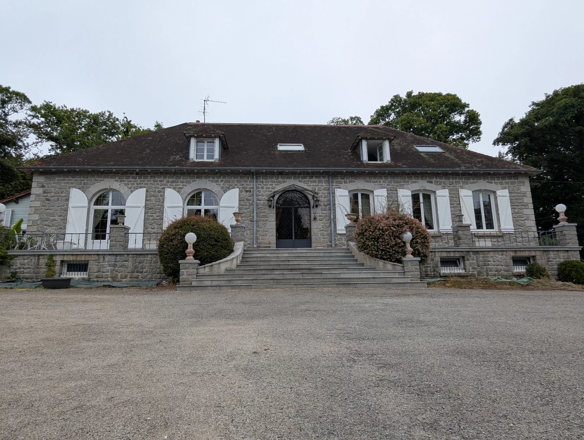 Superbe propriété familiale dans un domaine privé près de La Souterraine