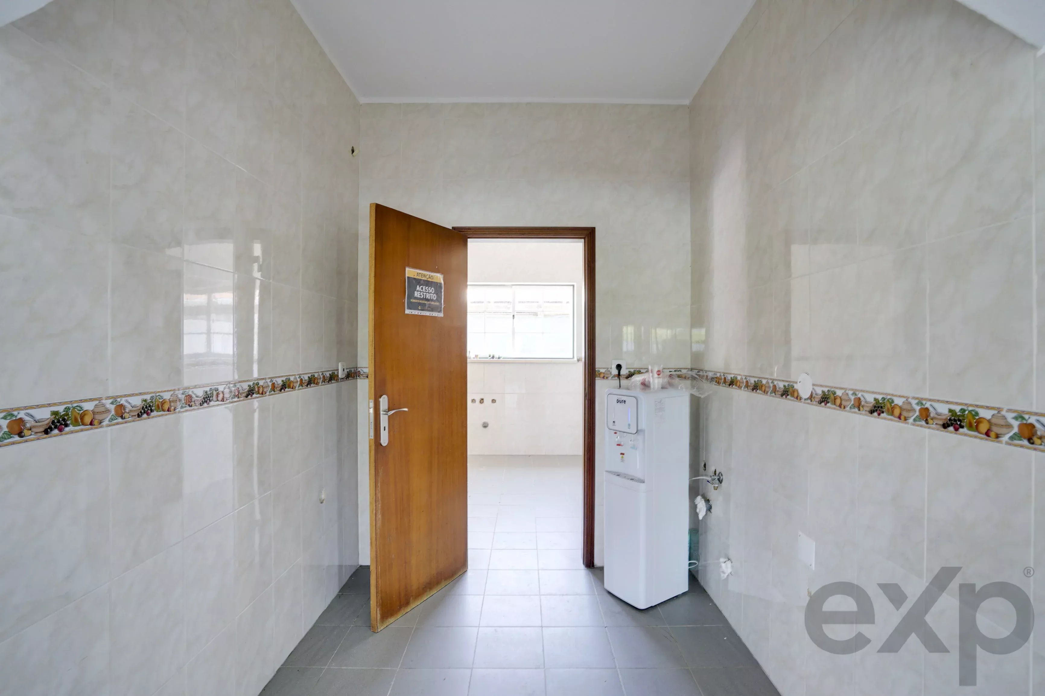 A dos Cunhados - Commercial farm with a plot of land measuring 9630 square meters 87016840 image 23