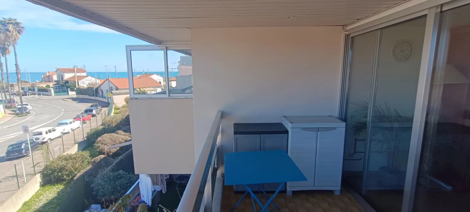 Agréable deux pièces, dernier étage,  à 2 pas de la mer