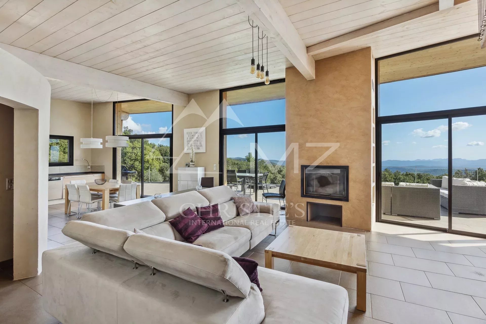 4 Bedroom Villa/Townhouse's Image 3
