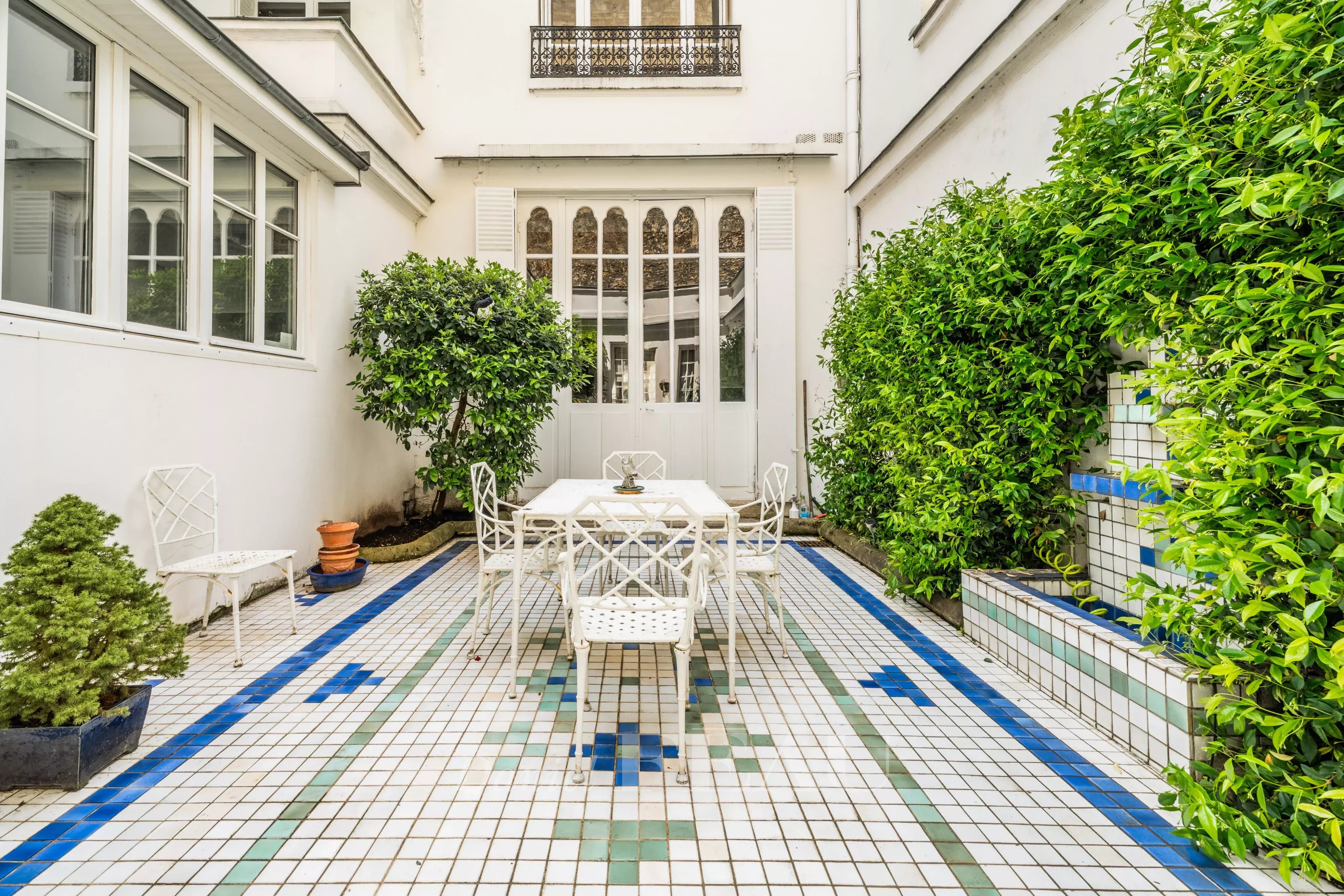 Sale Mansion Paris 16th