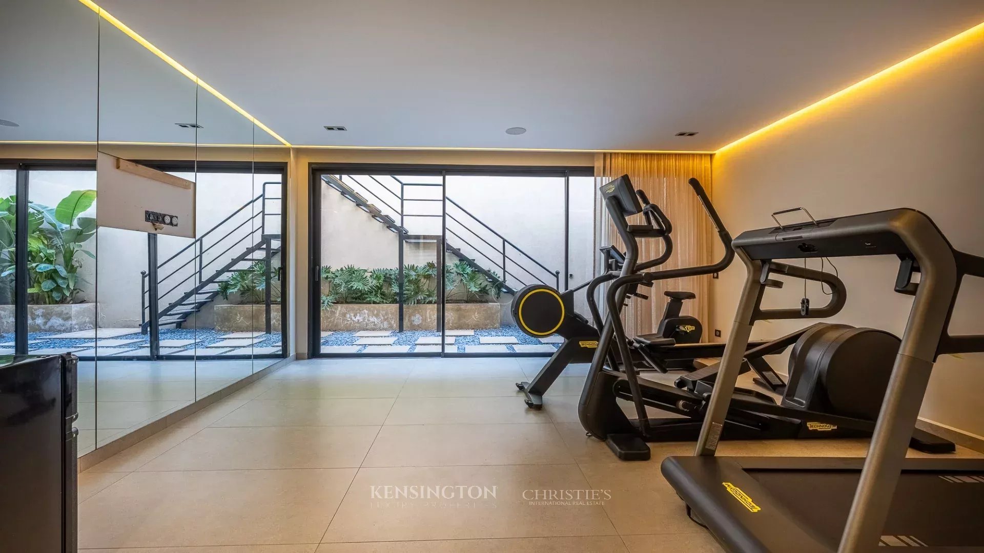 4 Bedroom Villa/Townhouse's Image 27