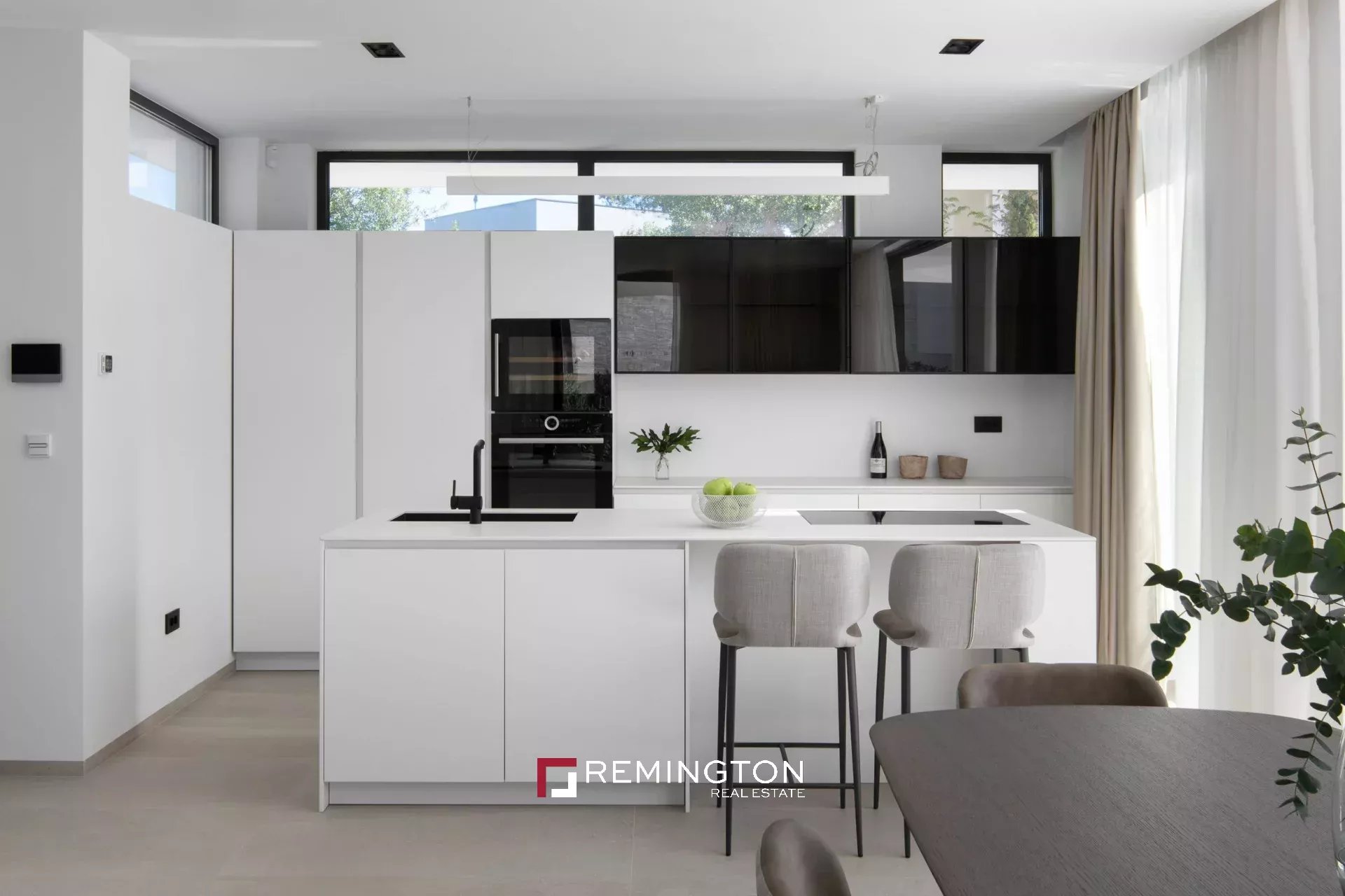 4 Bedroom Villa/Townhouse's Image 22