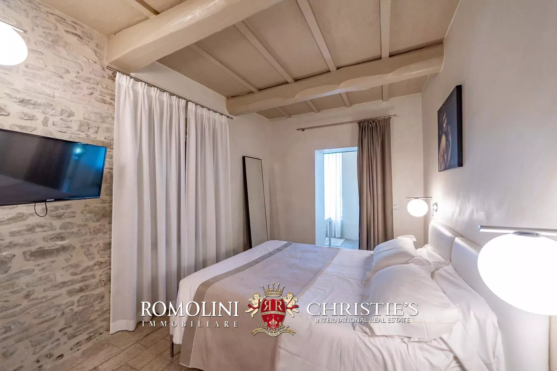 19 Bedroom Villa/Townhouse's Image 37