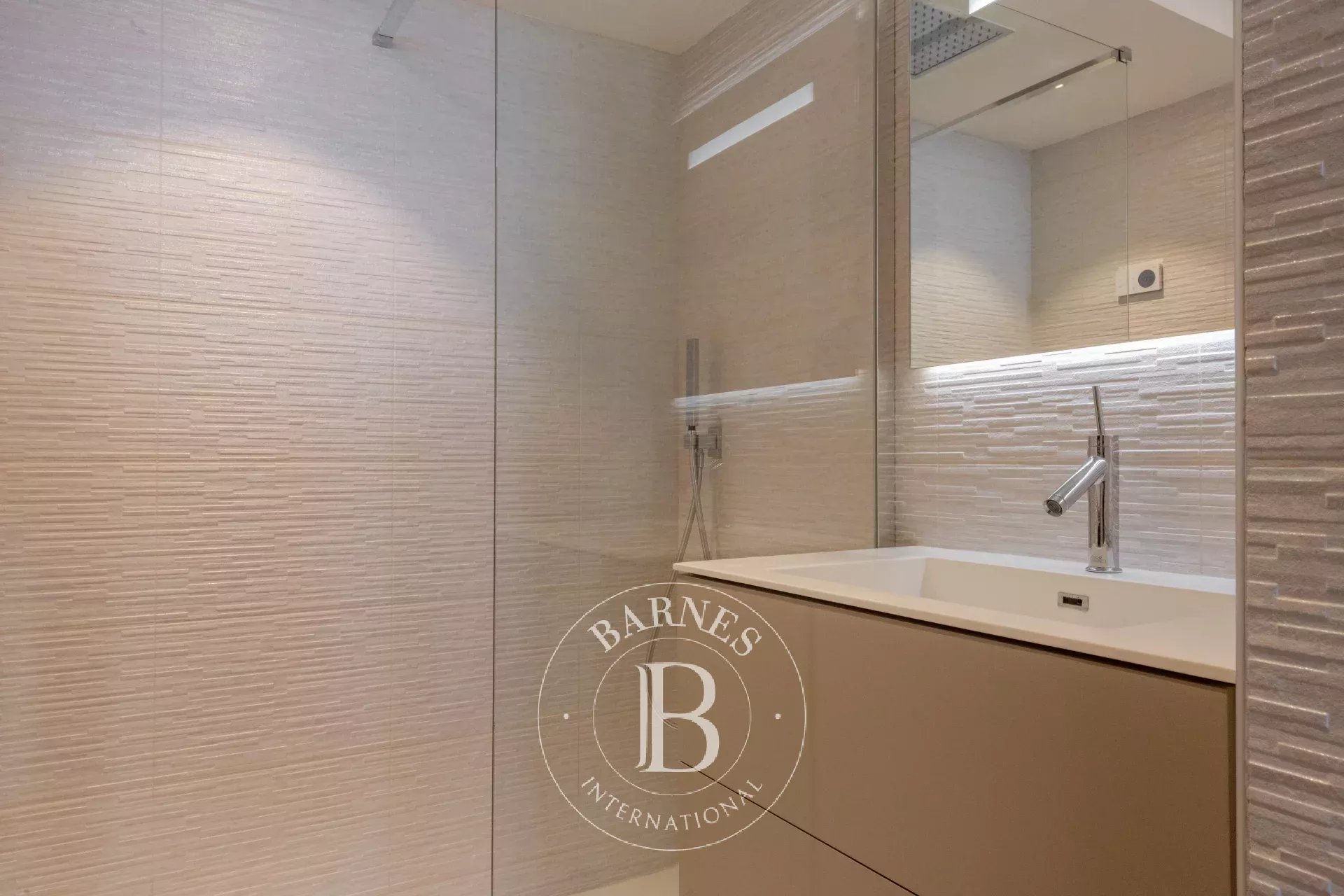 Luxurious 3-bedroom apartment with sea view terrace. - picture 15