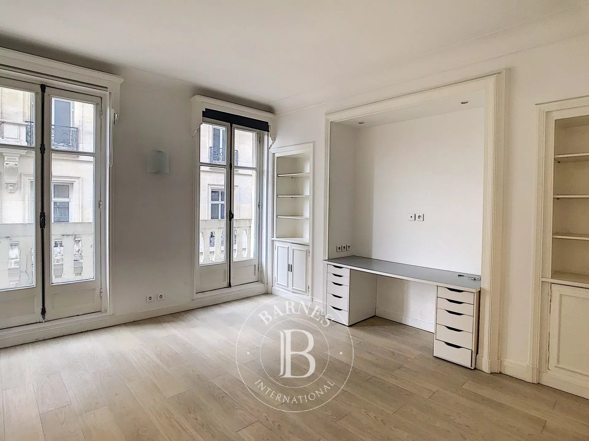 Daire Paris 8ème - picture 7