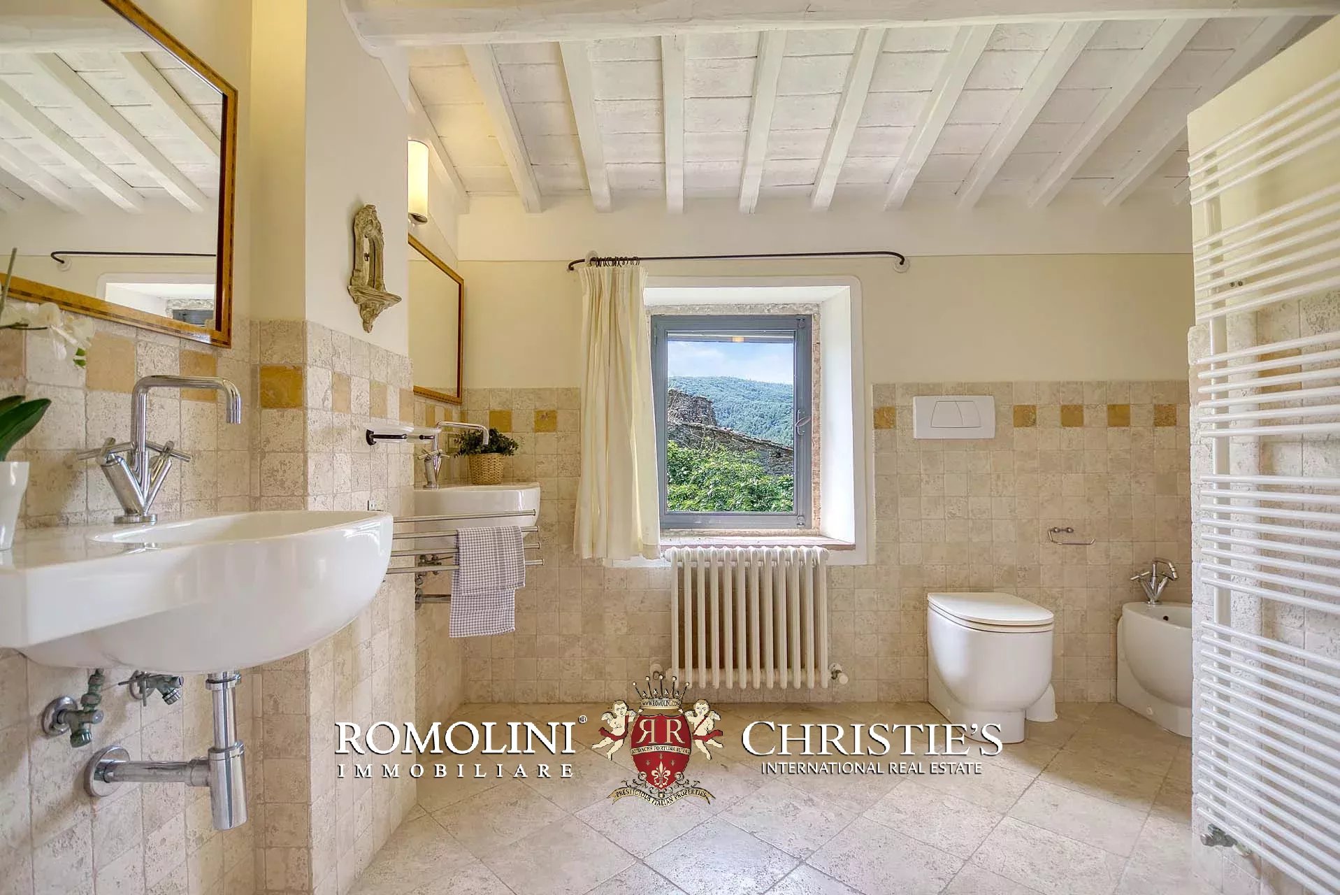 6 Bedroom Villa/Townhouse's Image 47