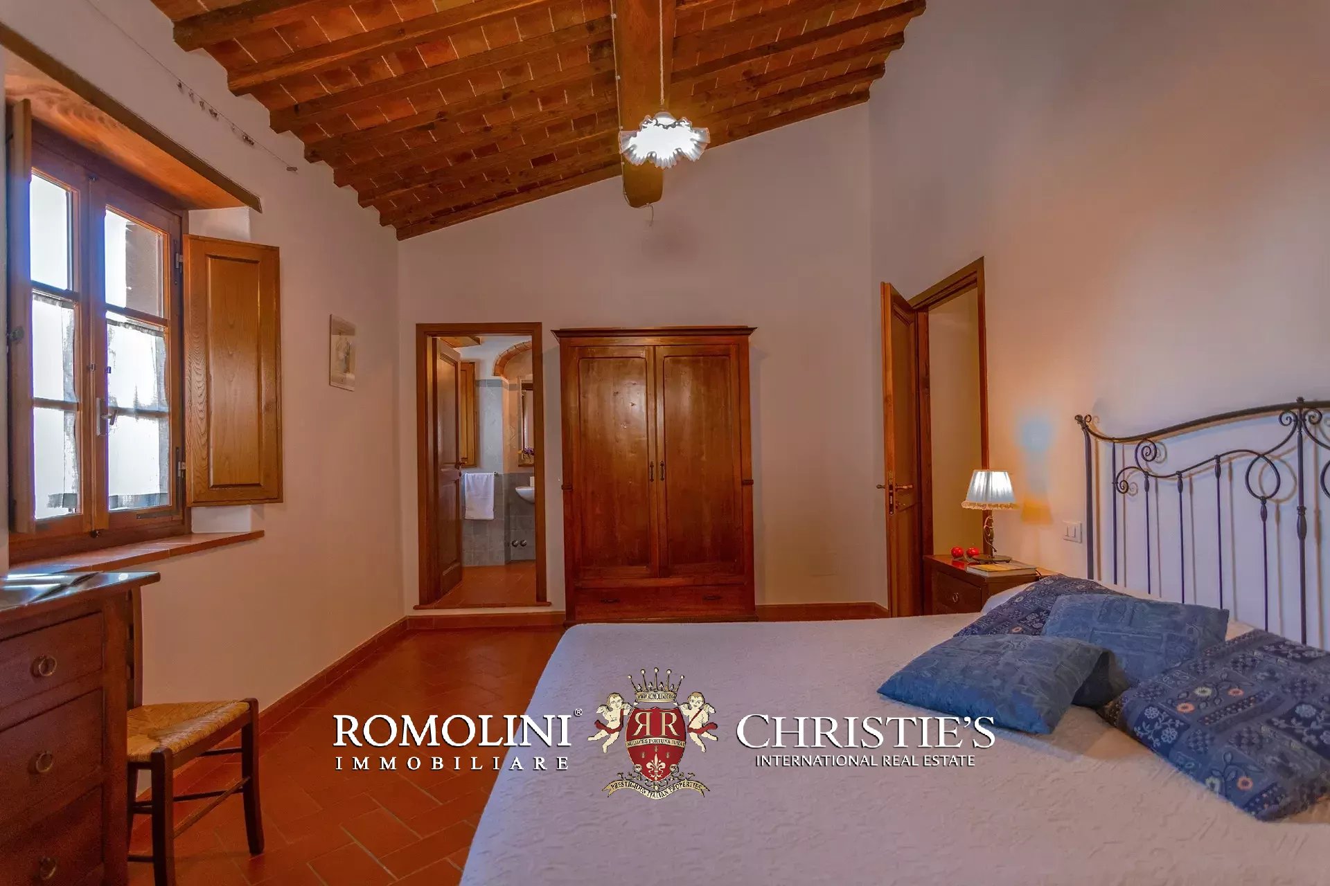 8 Bedroom Villa/Townhouse's Image 57