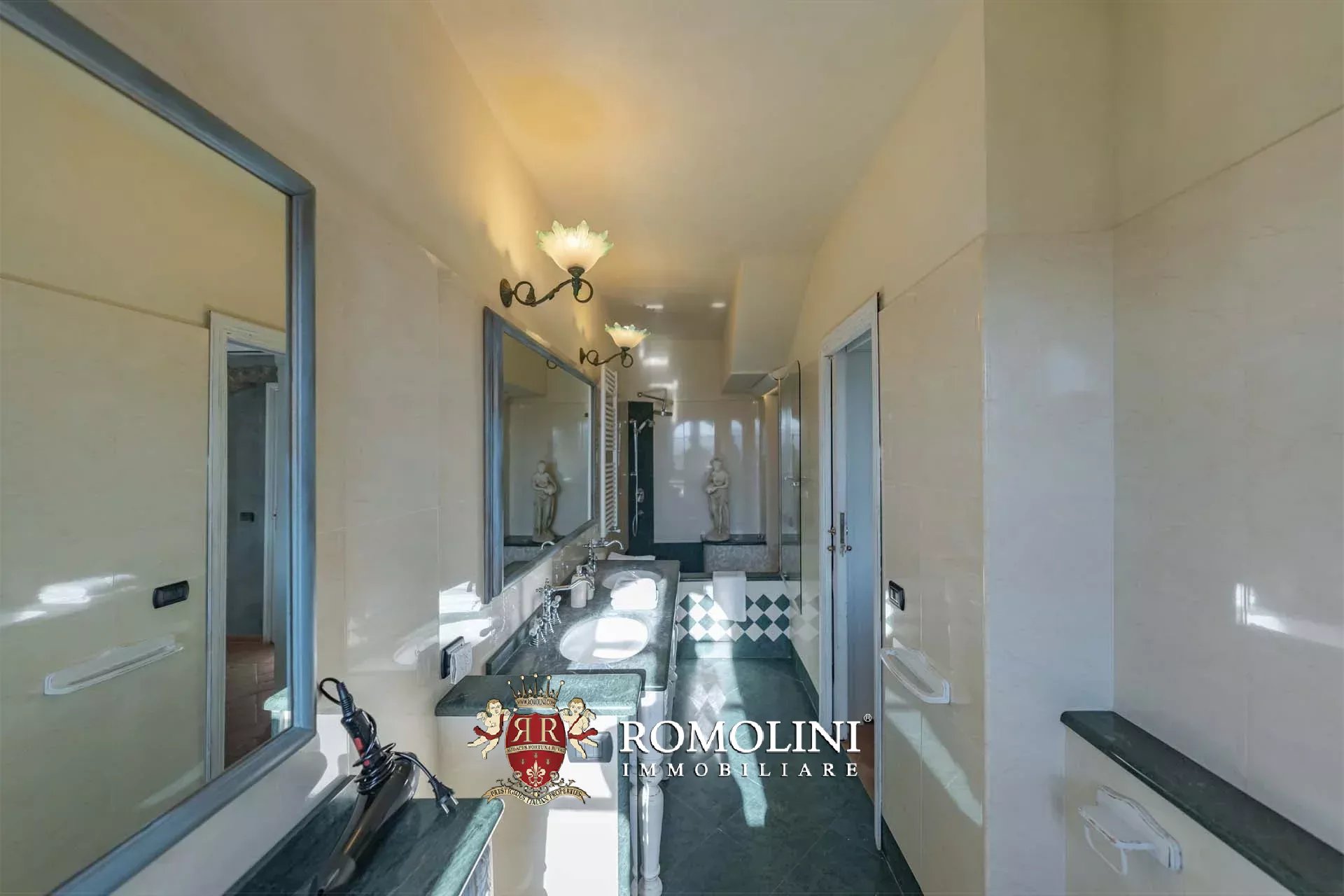 20 Bedroom Chateau's Image 42