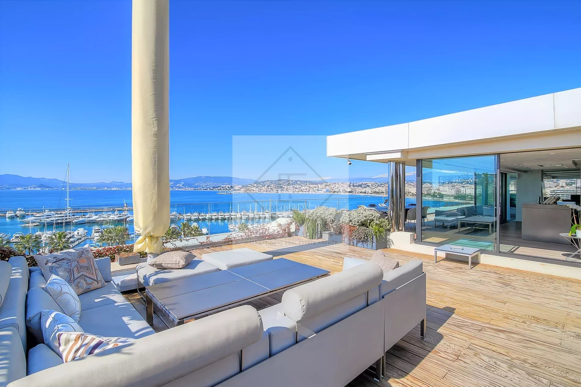 CANNES CROISETTE – PENTHOUSE D'EXCEPTION AVEC VUE MER PANORAMIQUE — photo 22