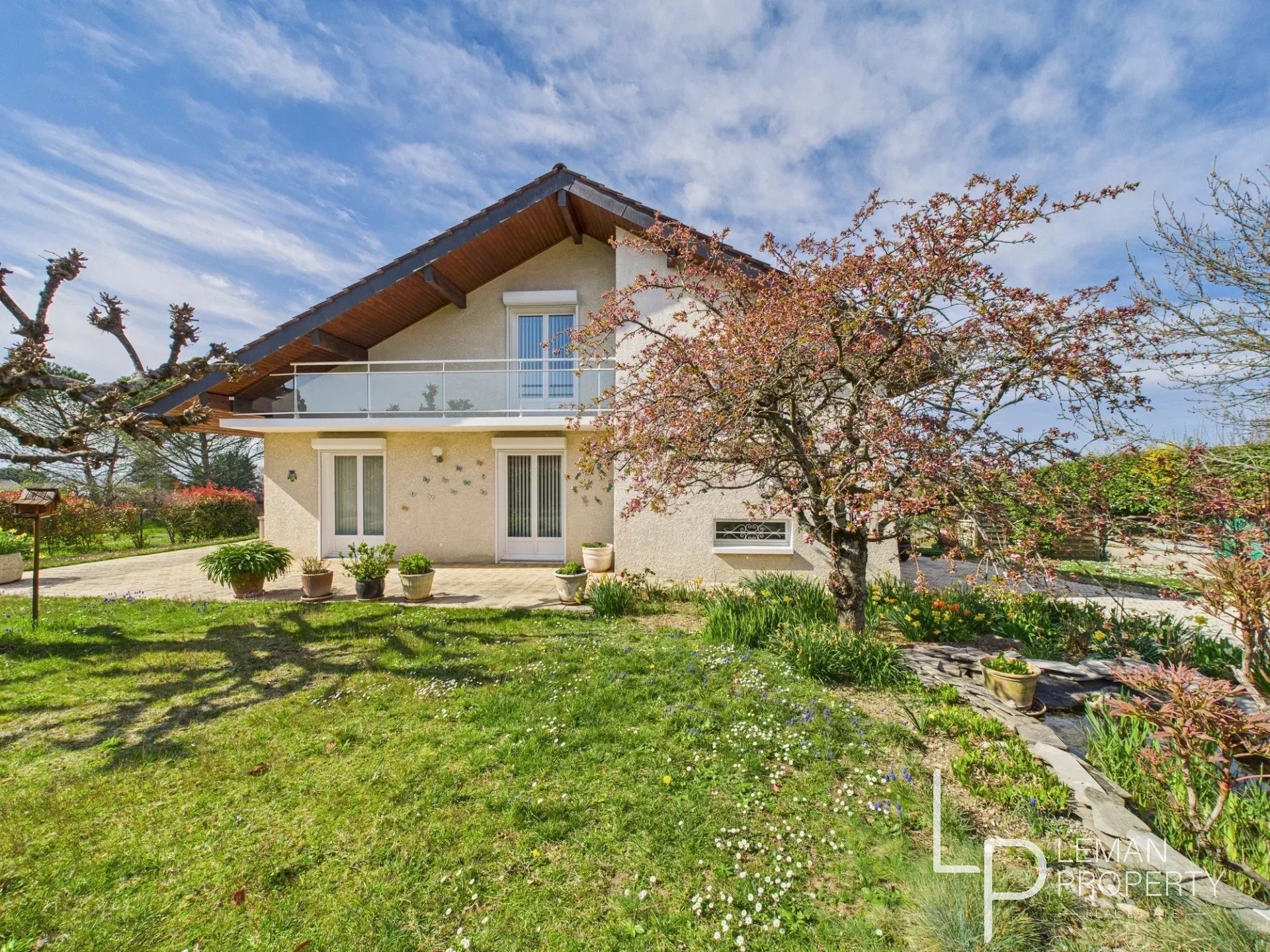EN EXCLUSITVITE- MAISON A ANTHY SUR LEMAN
