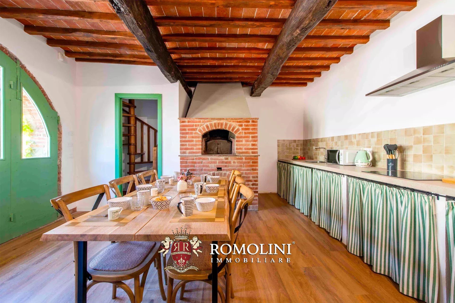 7 Bedroom Vineyard's Image 30