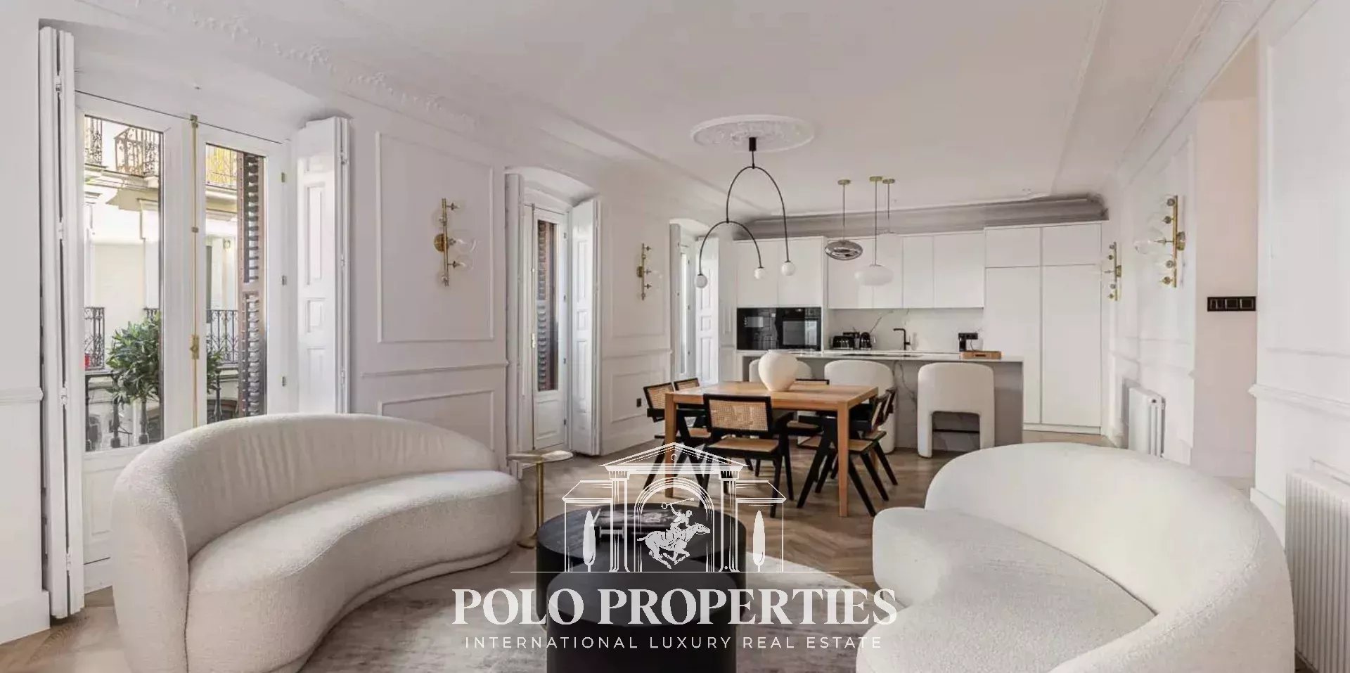 Bright 3-Bedroom Residence in Central Madrid with 5 Balconies