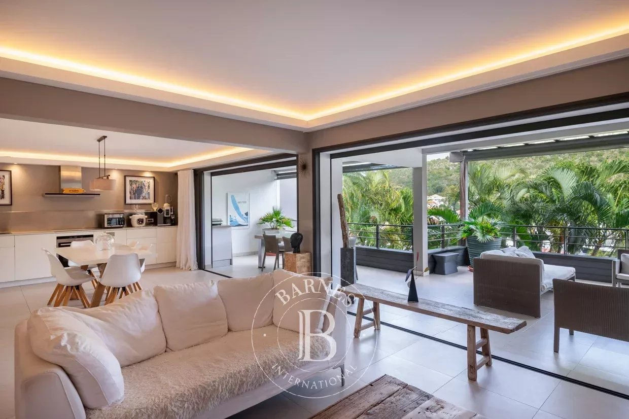 דִירָה Gustavia