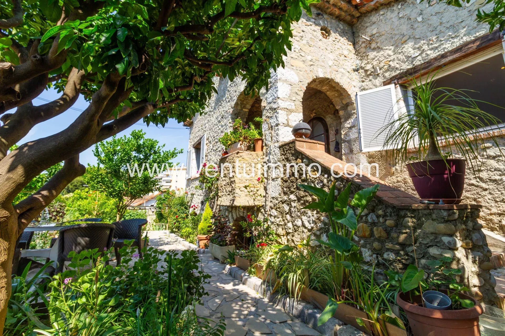 Agence immobilière de 