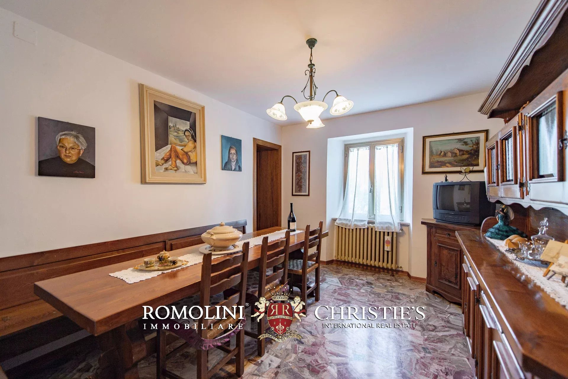 FARMHOUSE WITH PANORAMIC VIEWS FOR SALE IN TUSCANY, CAPRESE MICHELANGELO