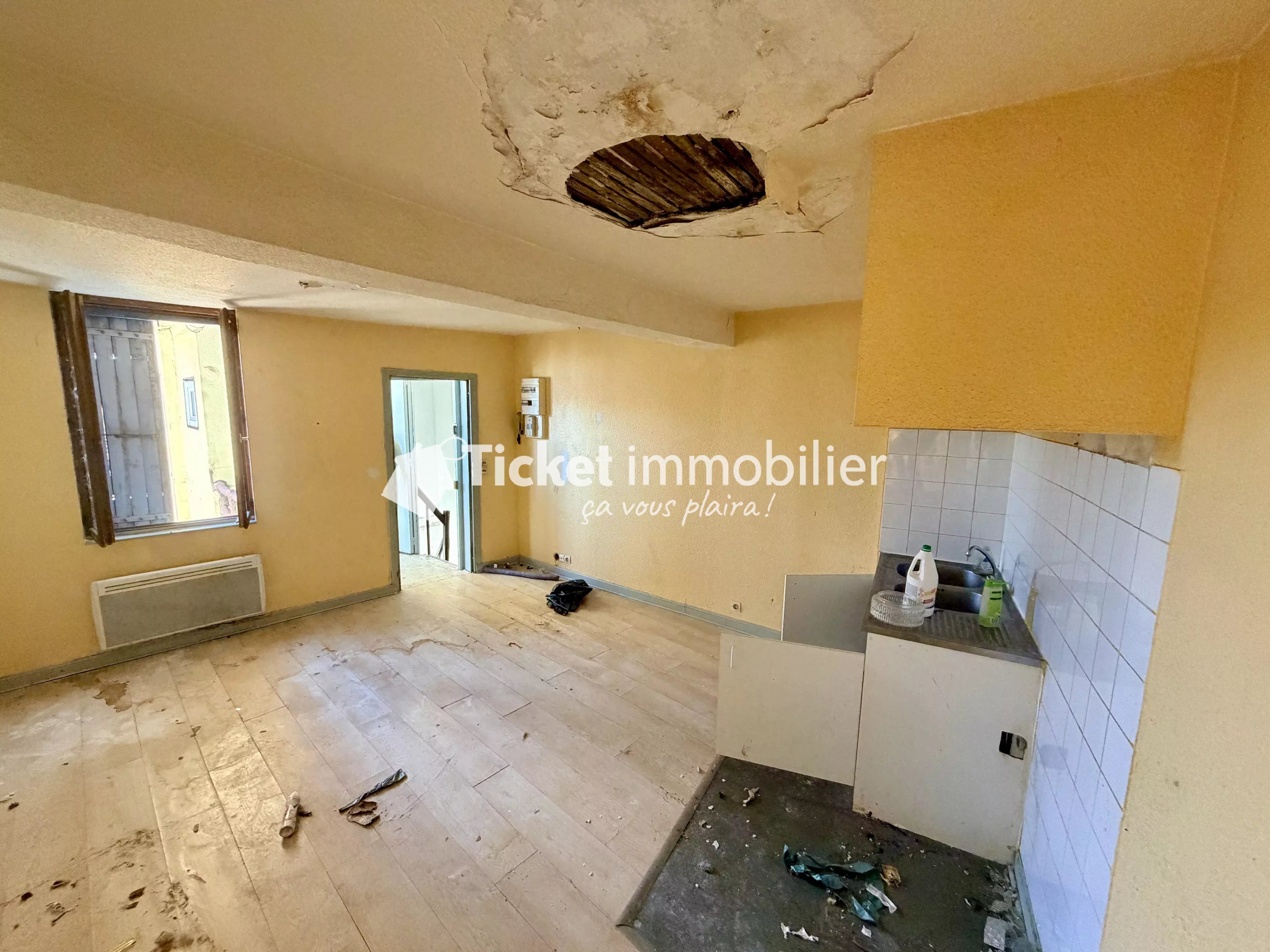 T3 à rénover – Centre-ville de Castres – 59 900 € — photo 4