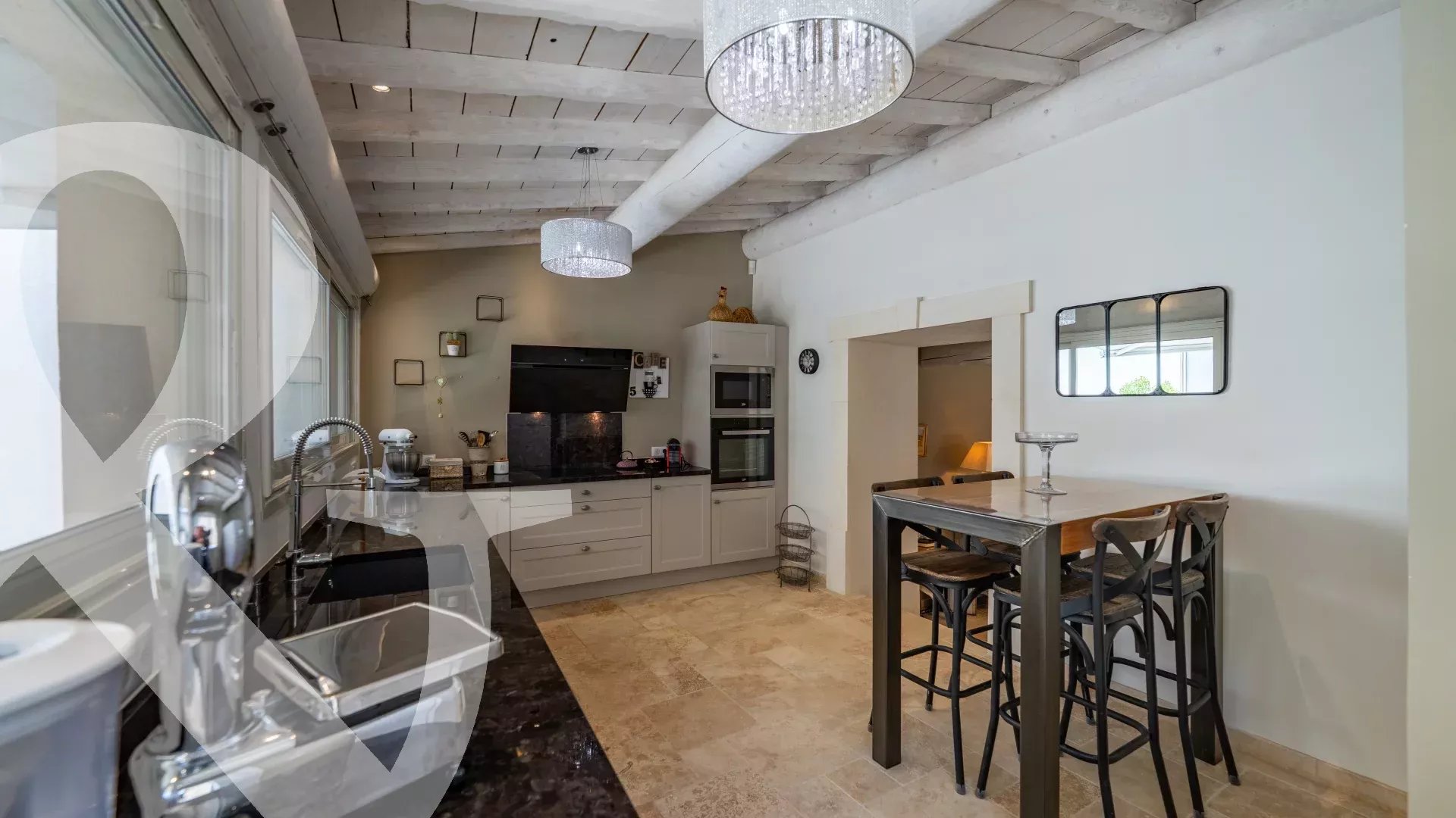 MAISON DE VILLAGE EN PIERRE