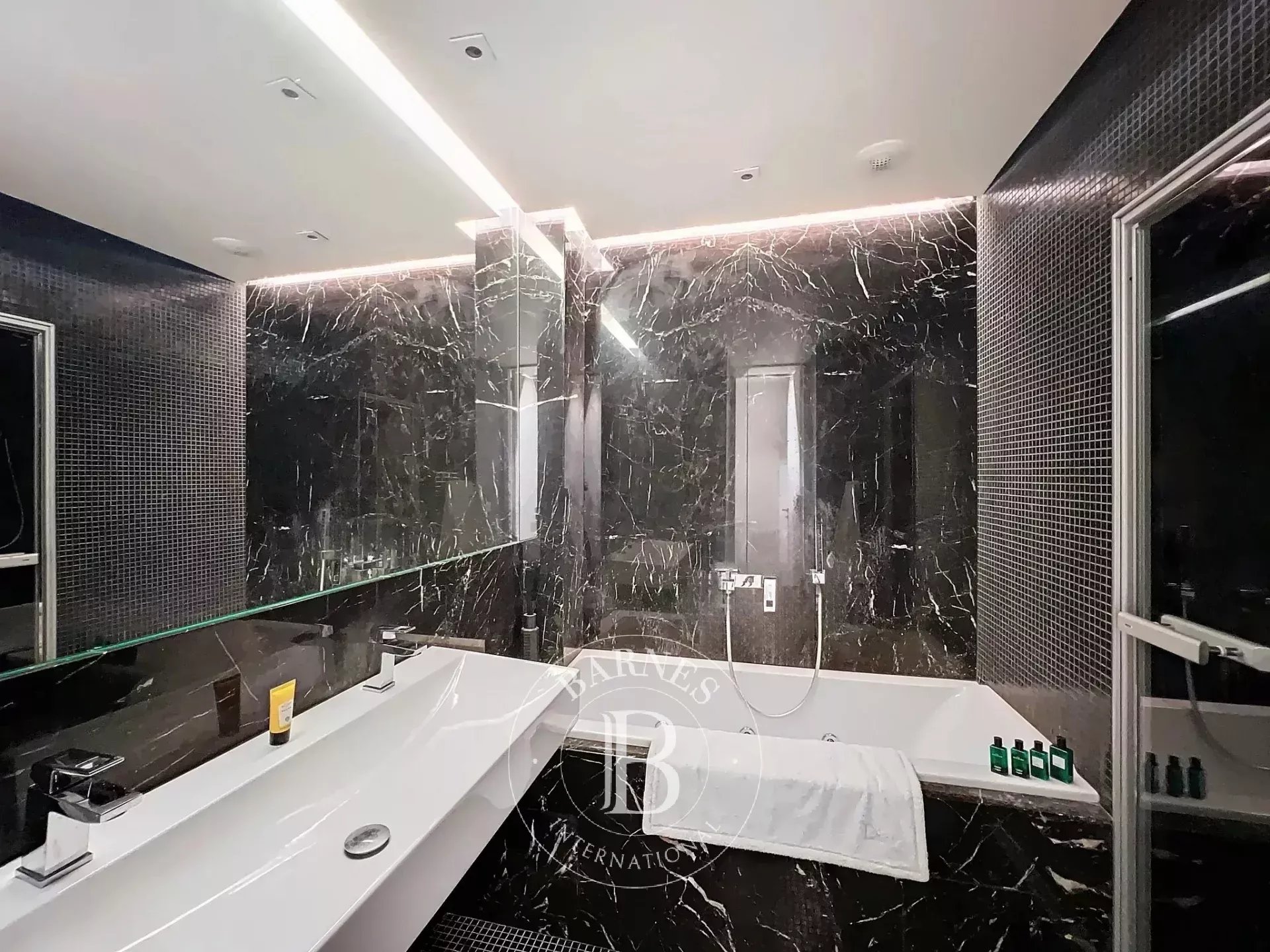 Daire Paris 8ème - picture 5