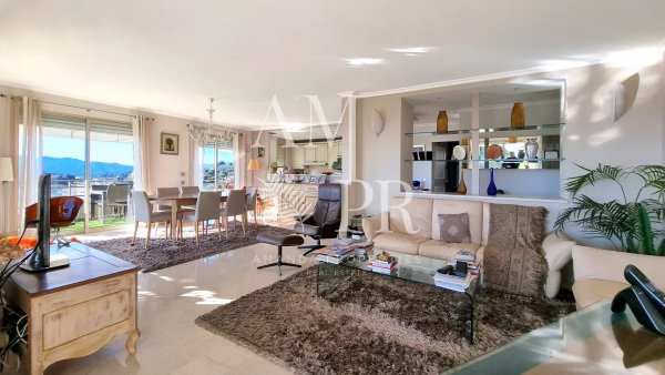 Panoramic Sea and Hill Views – Beautiful Apartment Le cannet — photo 7
