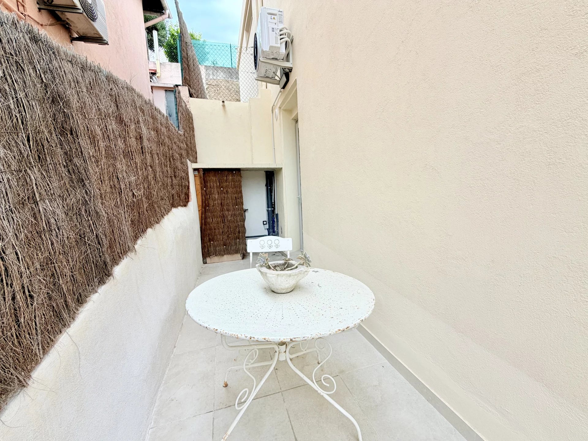 🏡 NICE BON VOYAGE – Fully Renovated Detached House of Approx. 102 sqm with Two Apartments, Terraces, Garden and Small Garage in a Private Estate